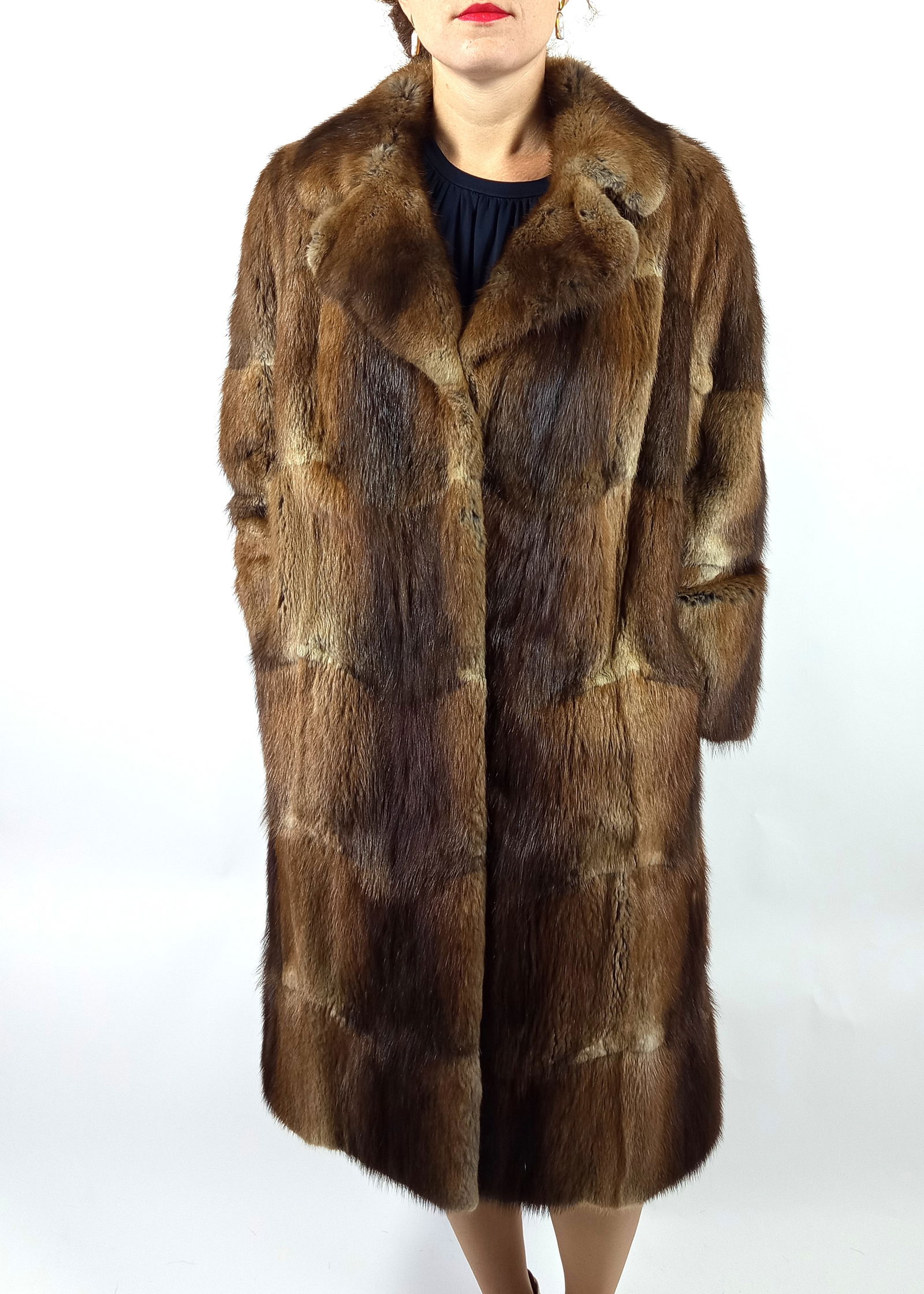 LONG MUSKRAT FUR COAT EU: XL ; US: 18 - 4