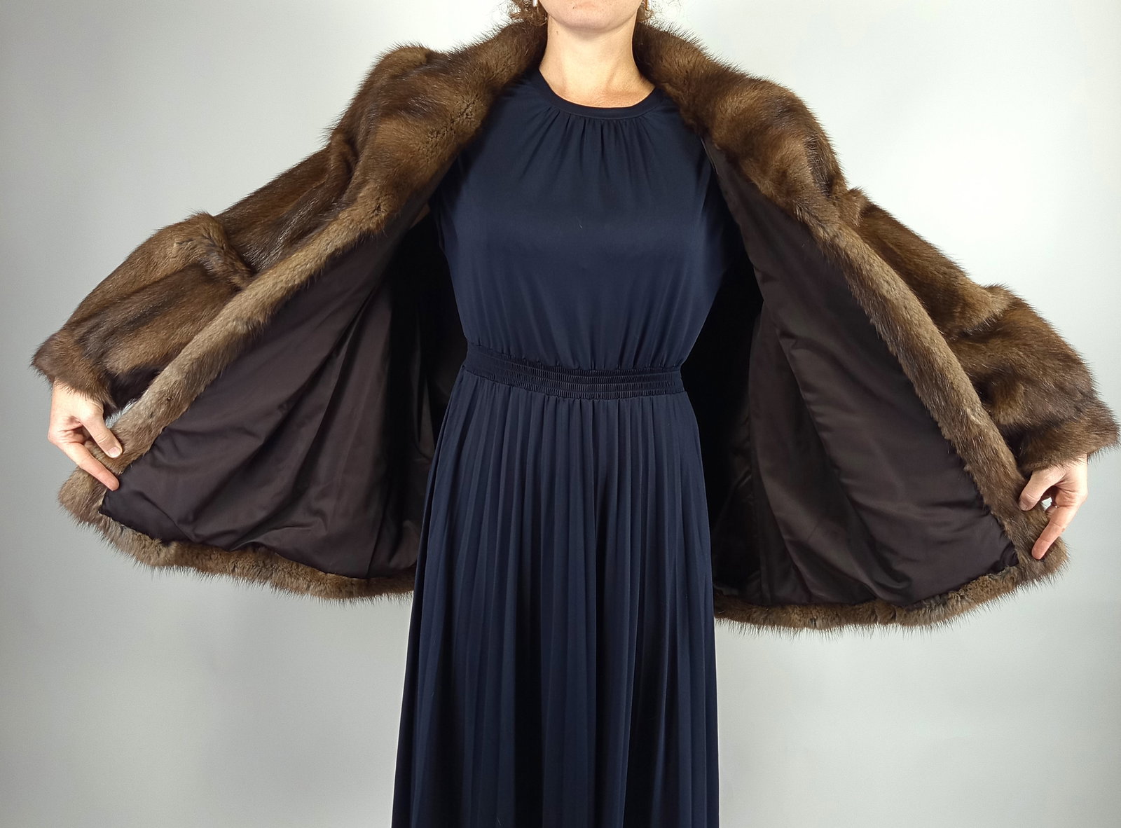 MUSKRAT FUR JACKET EU: XL ; US: 20 - 10