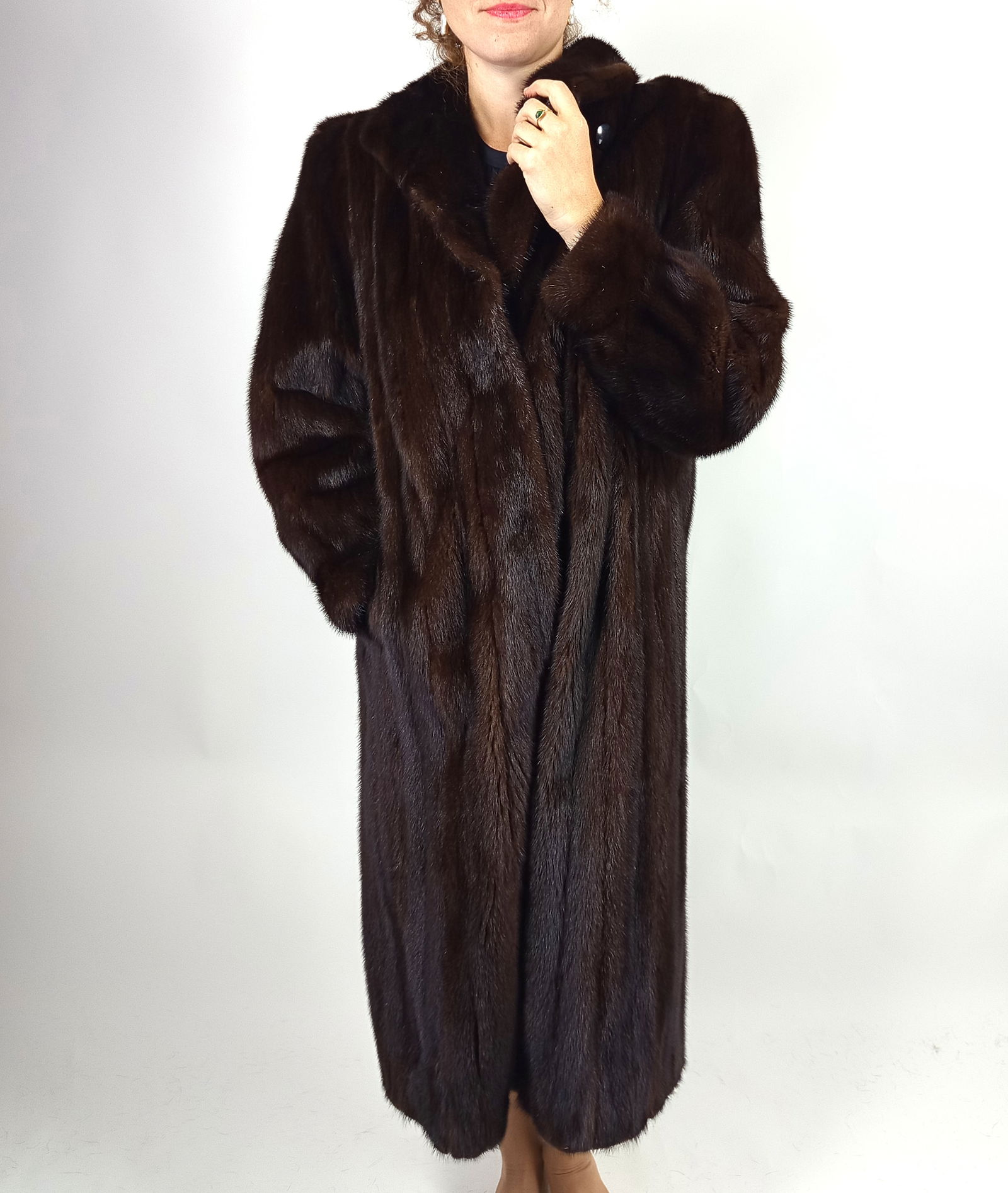 MAHOGANY MINK FUR COAT EU: XXL ; US: 22 - 9