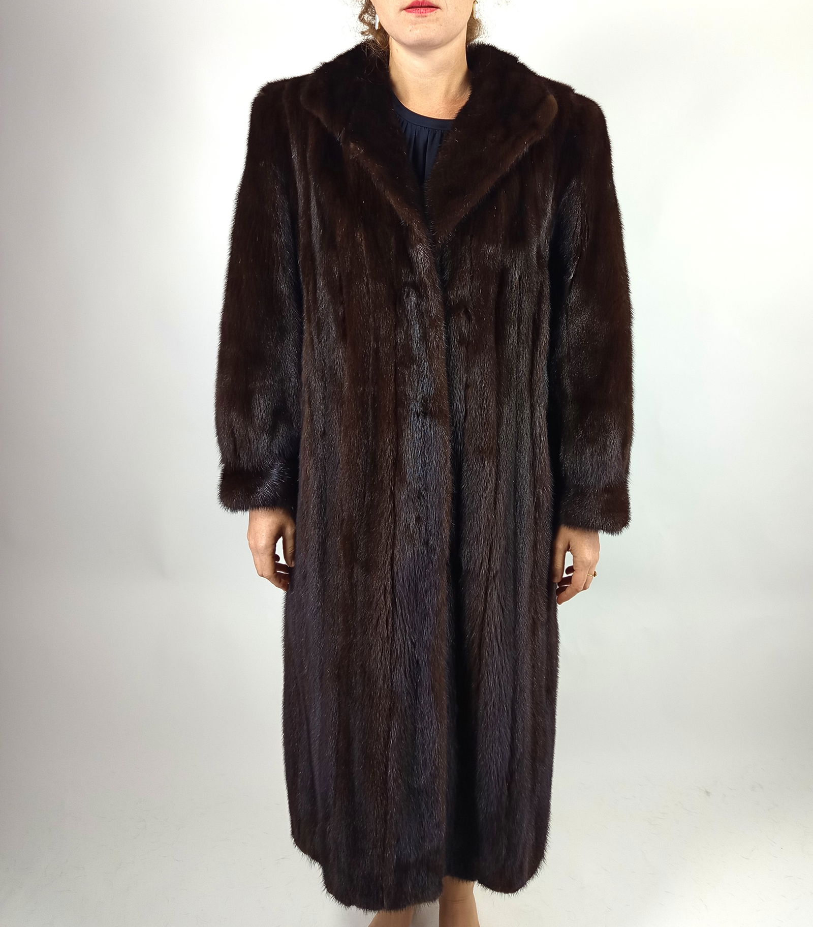 MAHOGANY MINK FUR COAT EU: XXL ; US: 22 - 7