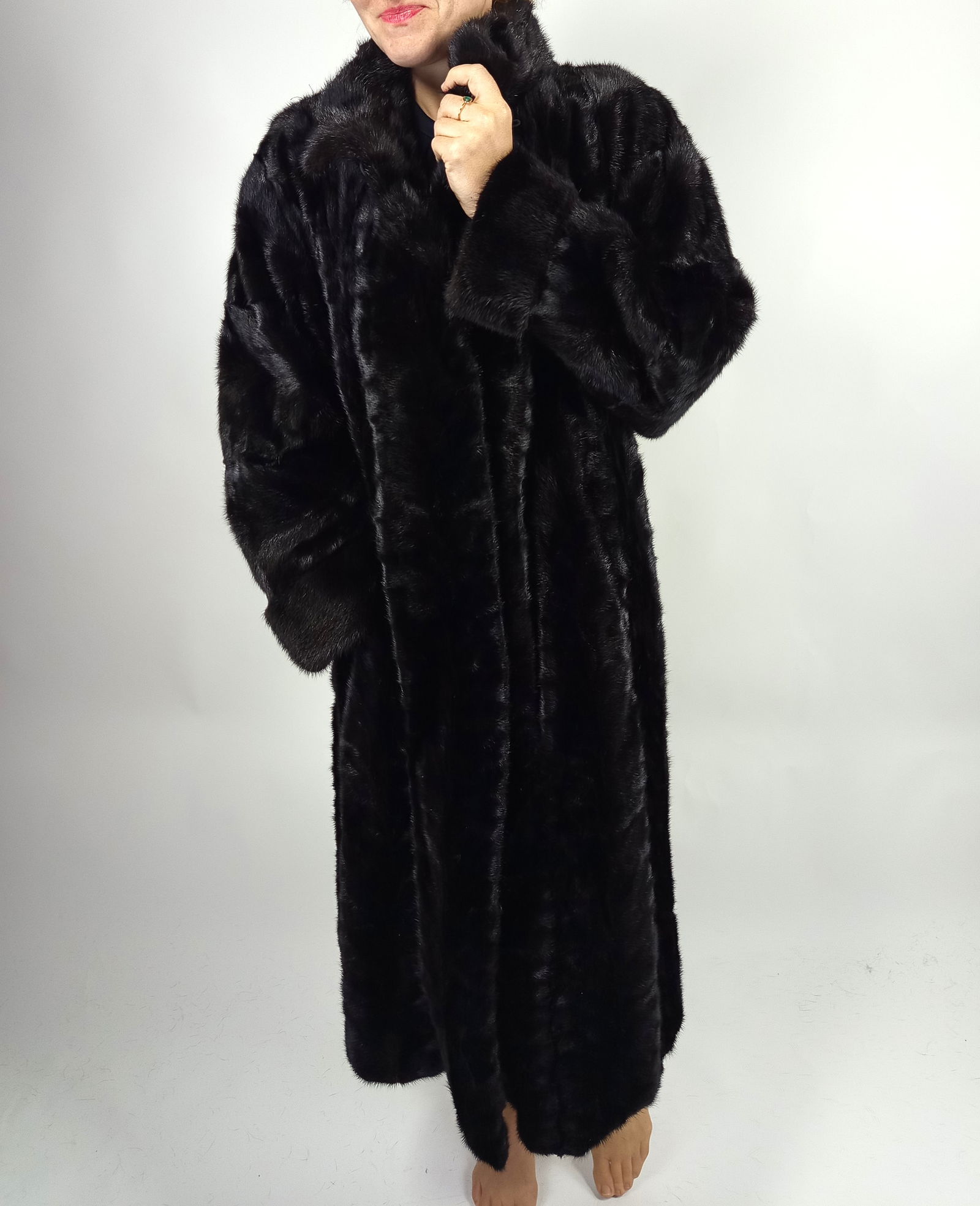 BLACK MINK FUR COAT EU: XL ; US: 24 - 6