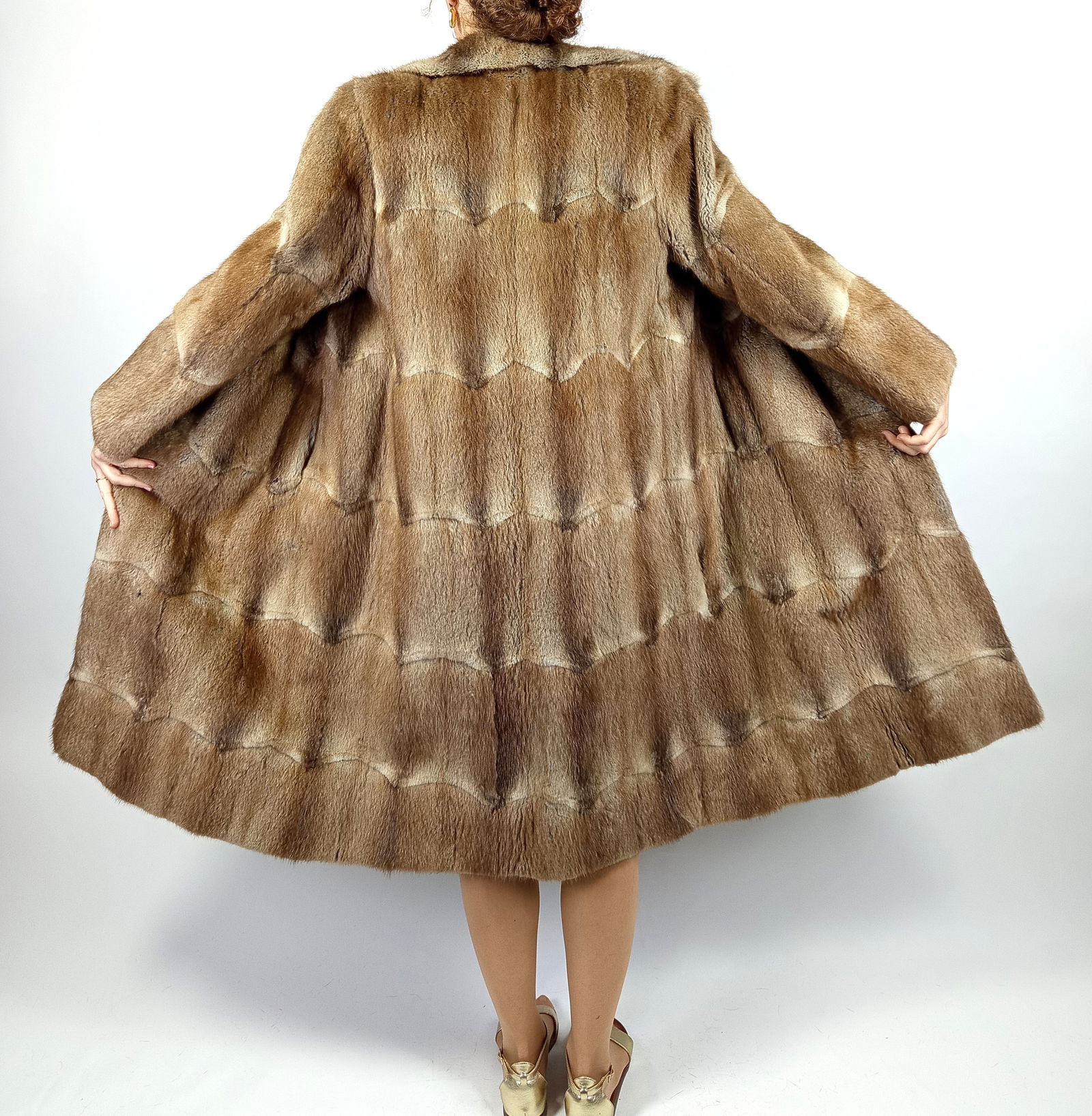 LONG MUSKRAT FUR COAT EU: L ; US: 16 - 12