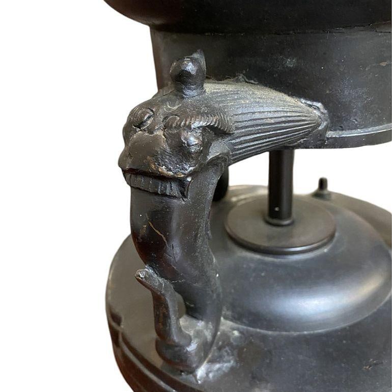 Mid-Century James Mont Style Bronze Chinese-inspired Table Lamp - 6