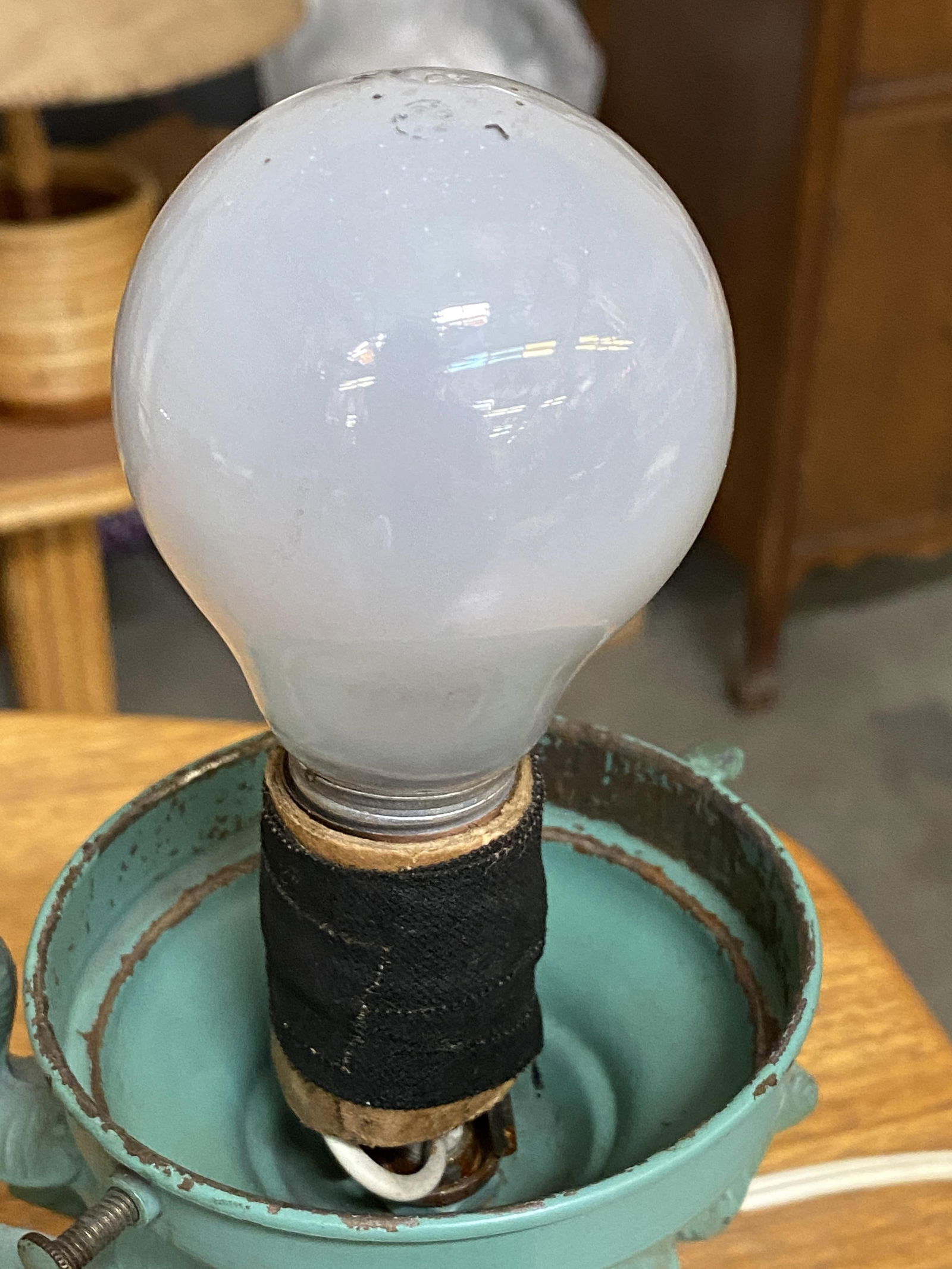 Art Deco Spelter Metal Elephant Lamp with Crackle Shade by A.P.T. NY - 19