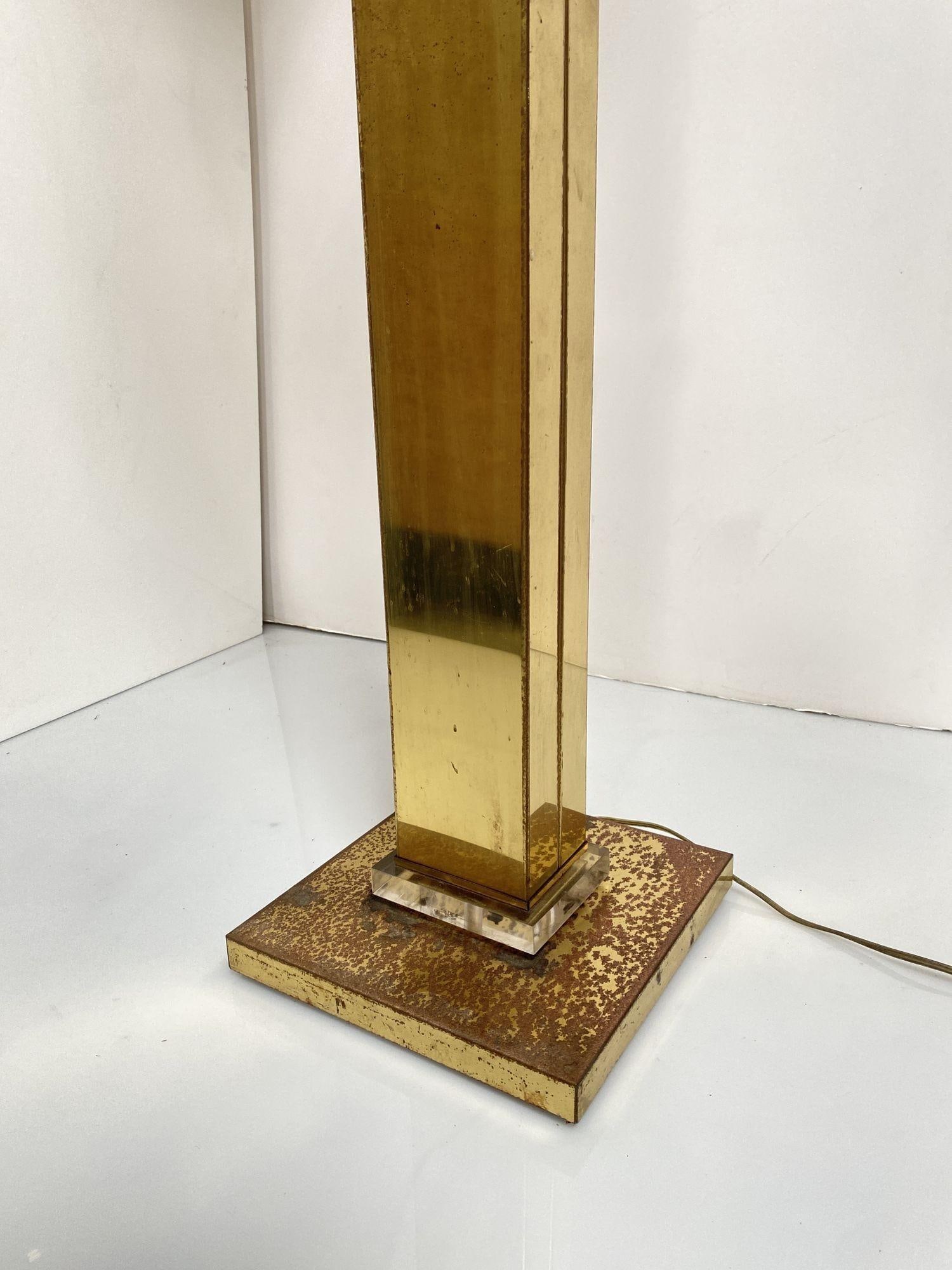 High Style Modern Lucite Acrylic and Brass Floor Lamp, Circa 1970 - 12
