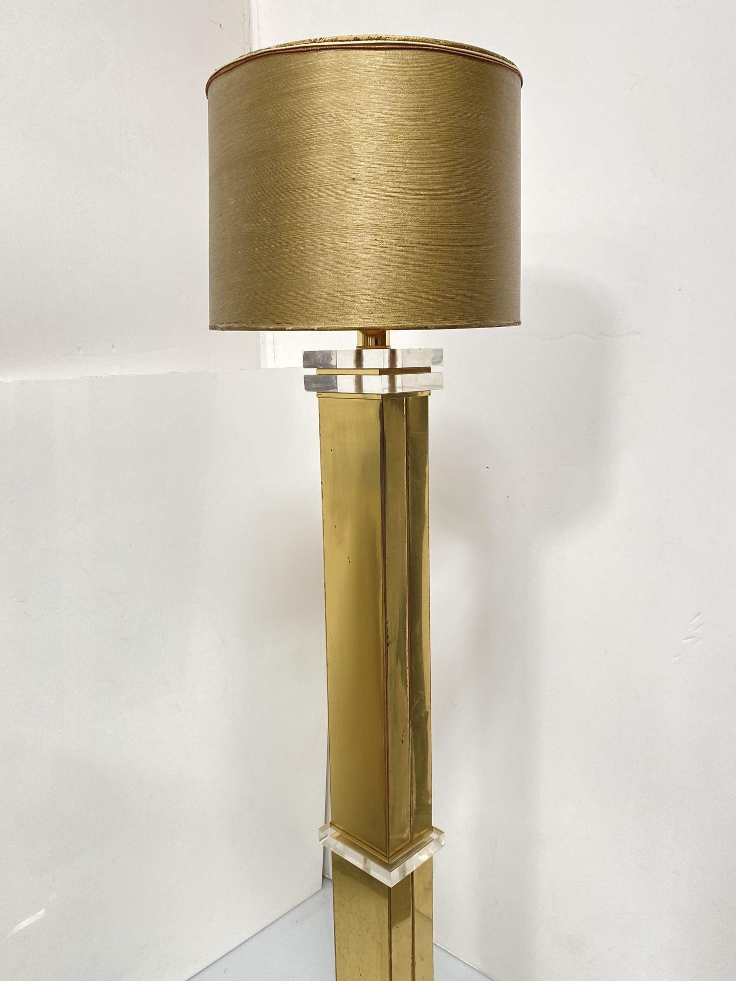 High Style Modern Lucite Acrylic and Brass Floor Lamp, Circa 1970 - 15