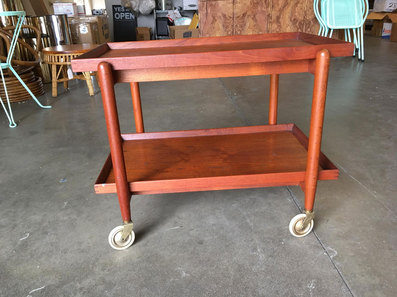Poul Hundevad Attributed Danish Modern Expanding Rolling Bar Cart - 18