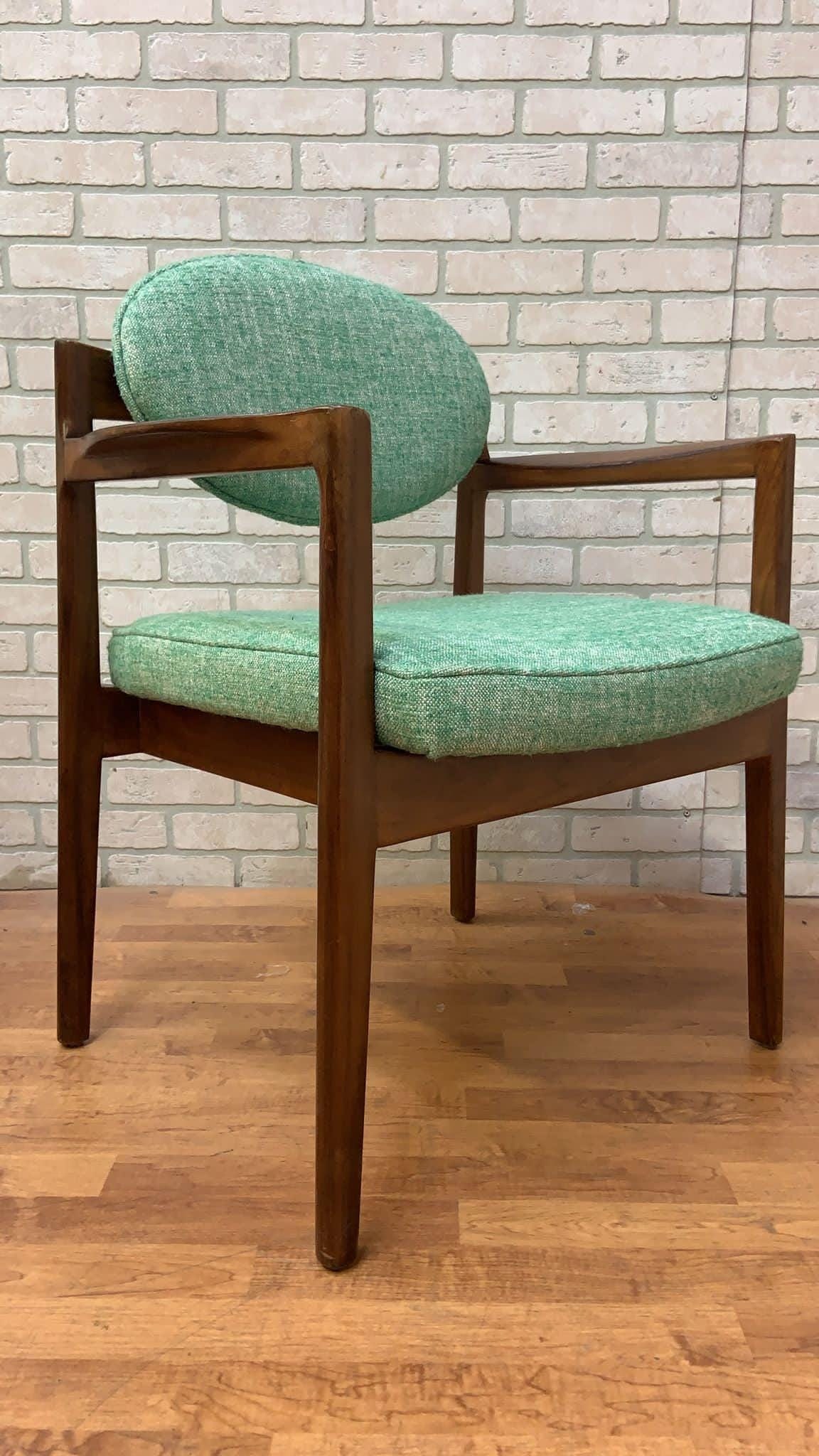 Mid Century Modern Oval Back Chairs by Jens Risom Newly Reupholstered - Pair - 8