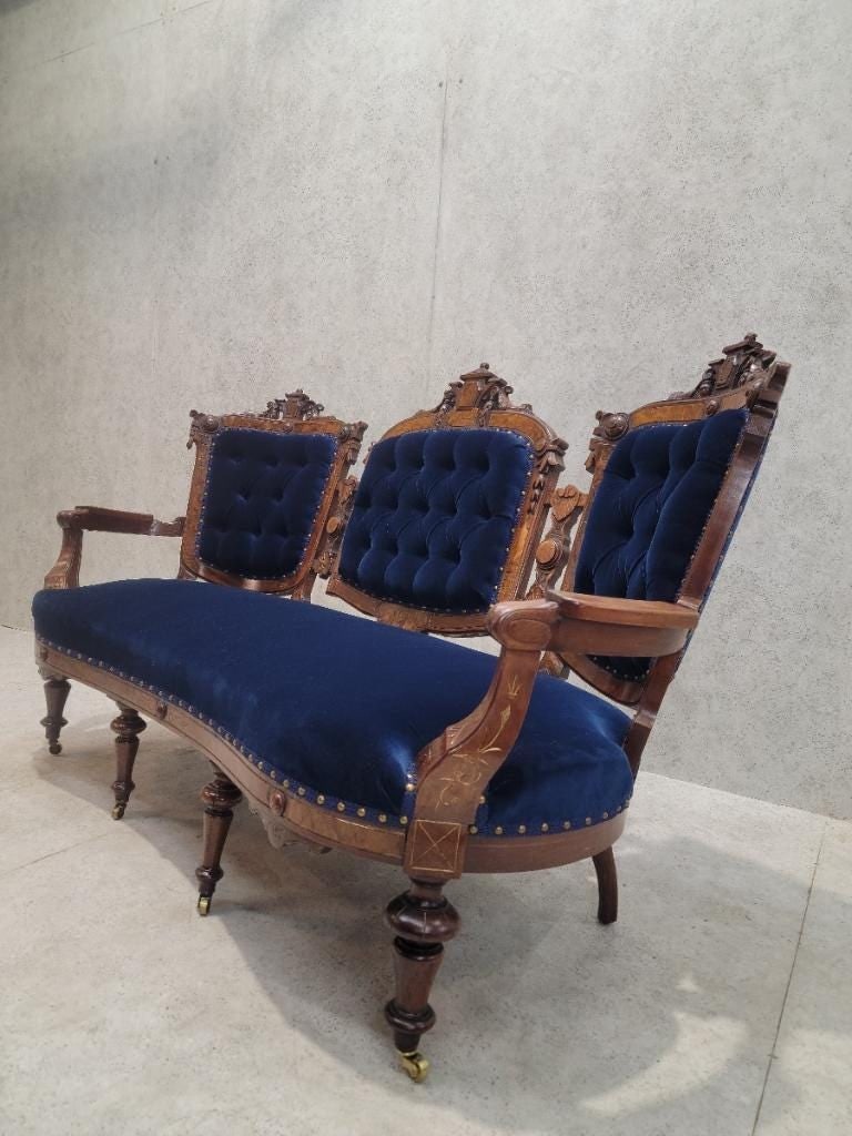 Antique Victorian Eastlake Style Carved Tufted Parlor Settee Sofa Newly Reupholstered in Blue Velvet - 4
