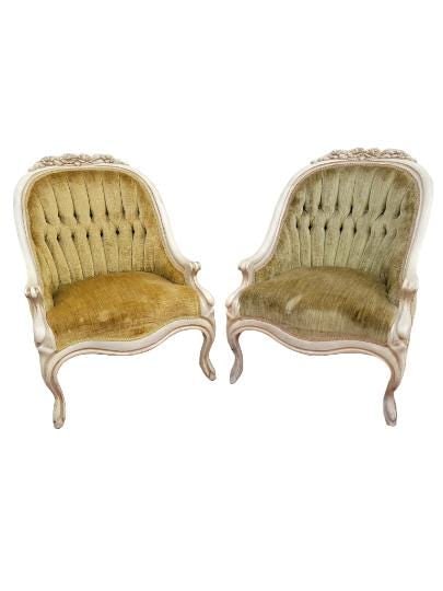 Antique Hollywood Regency Carved French Tufted Back Chairs for Reupholstery - Pair: Title: Antique Hollywood Regency Carved French Tufted Back Chairs for Reupholstery - Pair Description: Antique Hollywood Regency French Carved Bergere Chairs for Reupholstery - Pair A gorgeous pair of