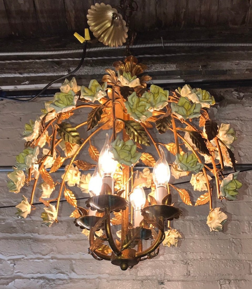 Hollywood Regency Italian Gold Gilt Yellow Porcelain Roses Chandelier - 3