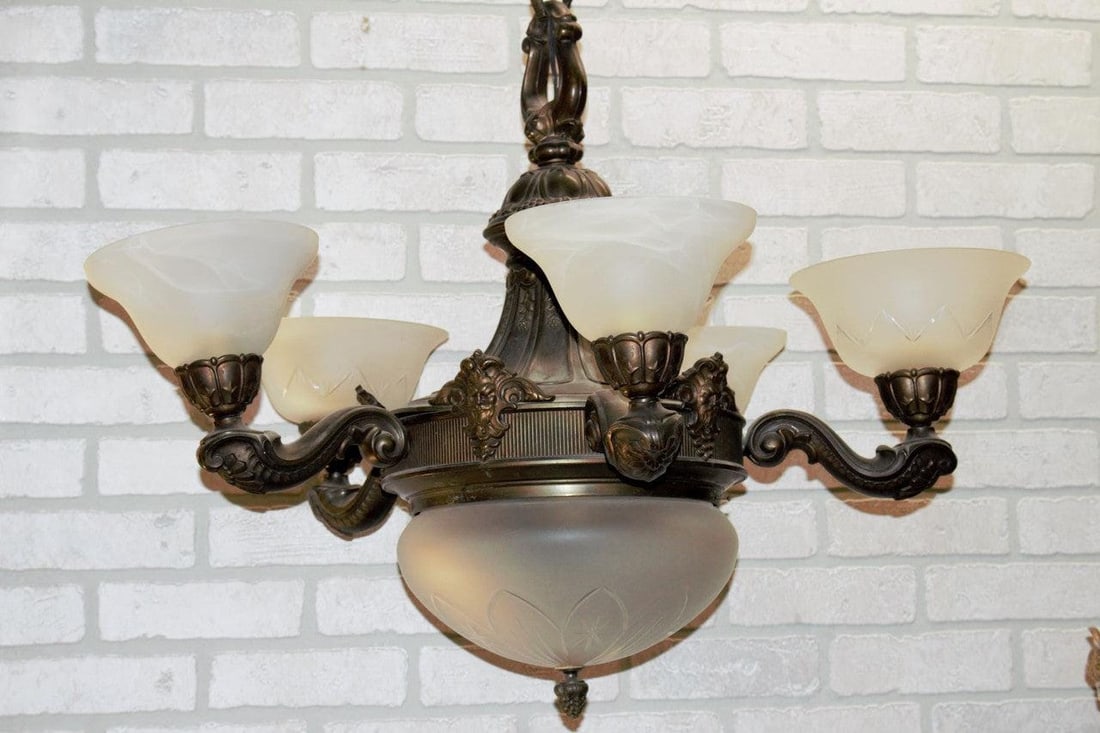 Antique Neoclassical Ornate Figural North Wind Frosted Etched Glass Lamp Shade Chandelier - 4