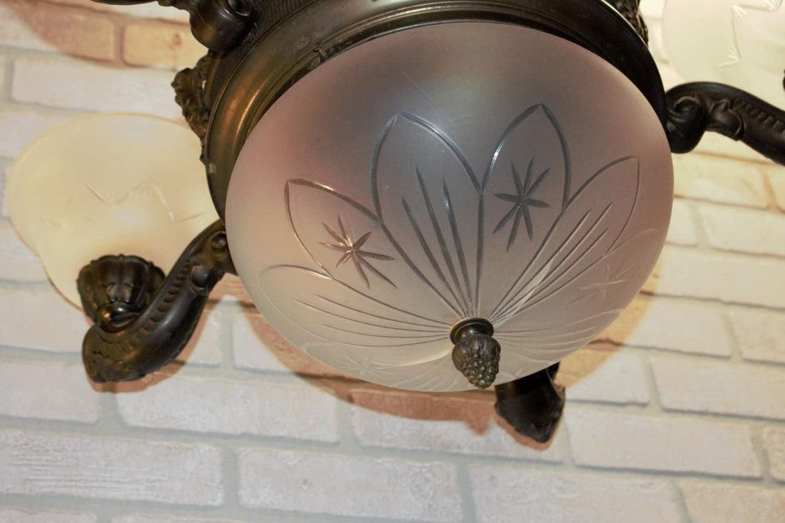 Antique Neoclassical Ornate Figural North Wind Frosted Etched Glass Lamp Shade Chandelier - 7