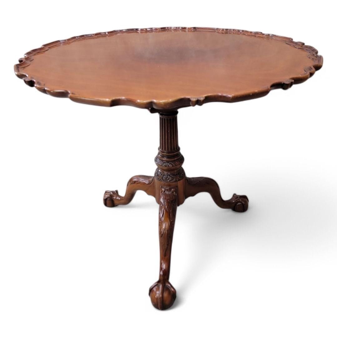 Vintage Chippendale Style Pie Crust Tilt Top Table by Kindel Furniture Co. (1 of 10)