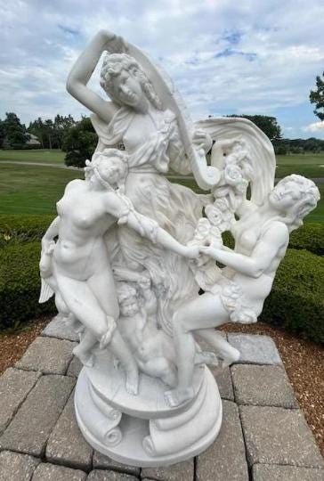 Antique Italian White Carrara Marble Sculpture After "Toilette De Vénus" After Louis-Simon - 3