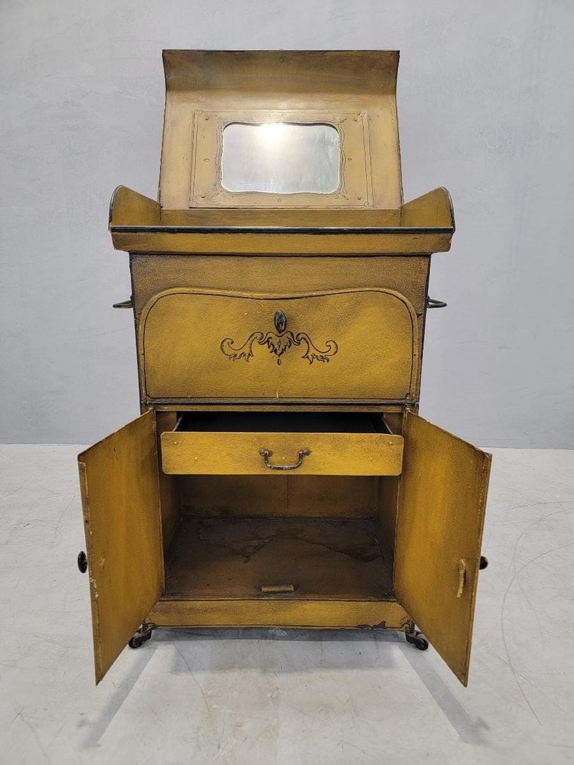 Antique Italian Yellow Metal Wash Stand - 3
