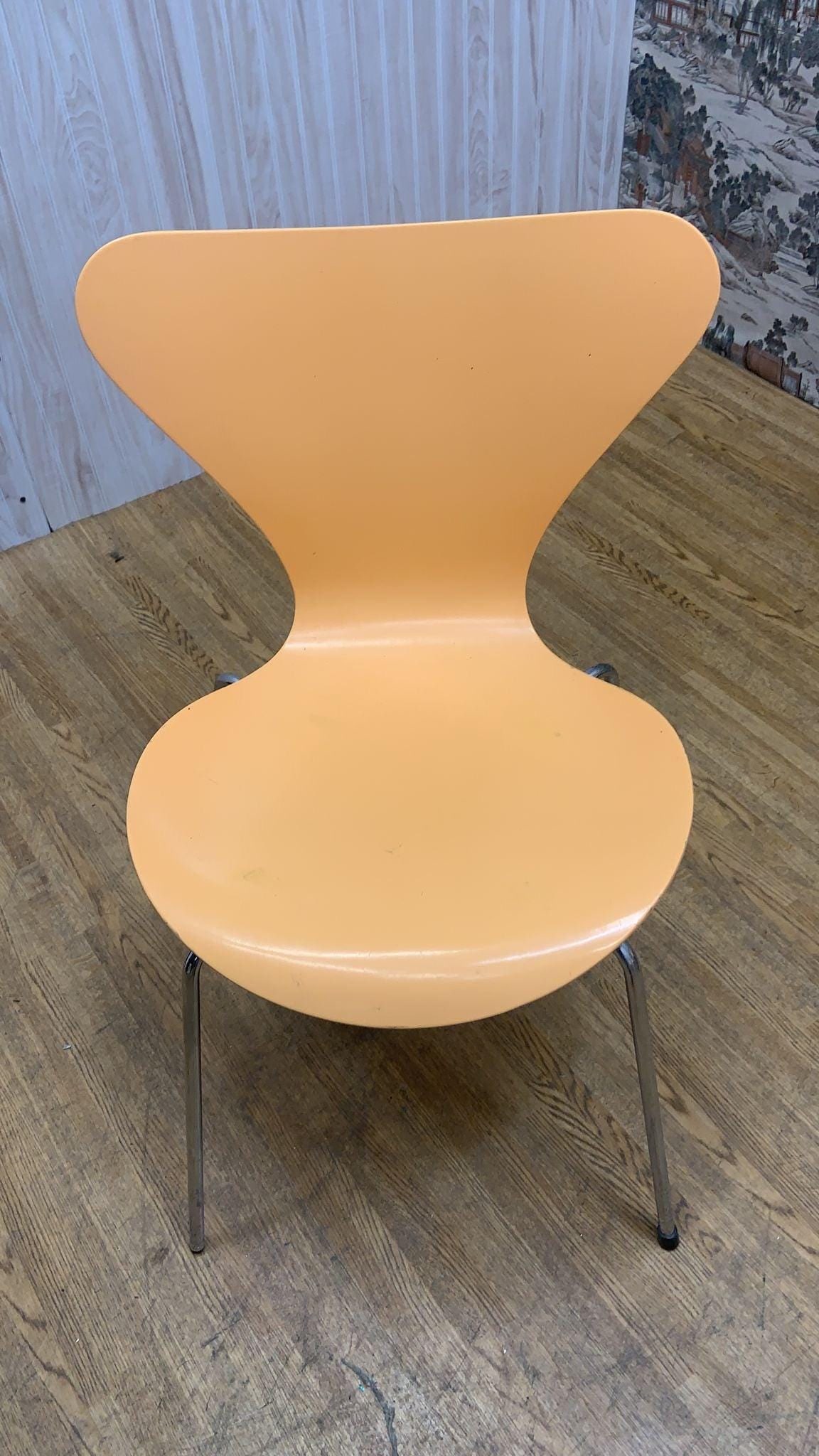 Mid Century Modern Arne Jacobsen For Fritz Hansen Series 7 Chairs - Set of 7 - 7