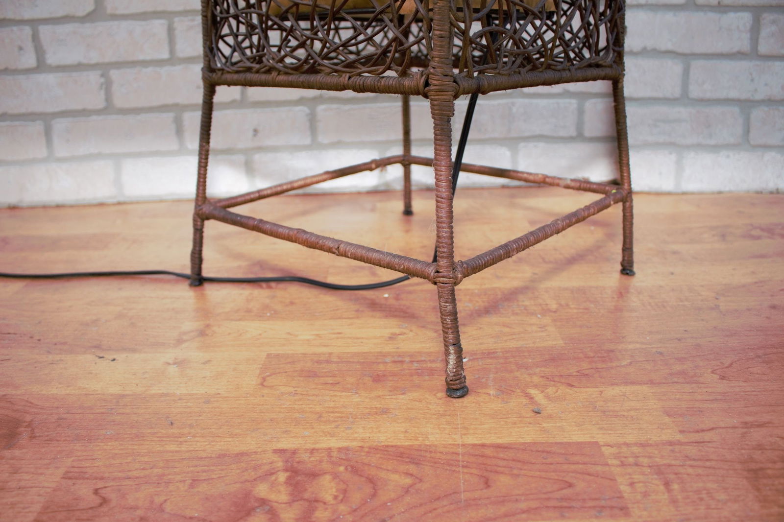 Mid Century Modern Italian Rattan Floor Lamp - 10