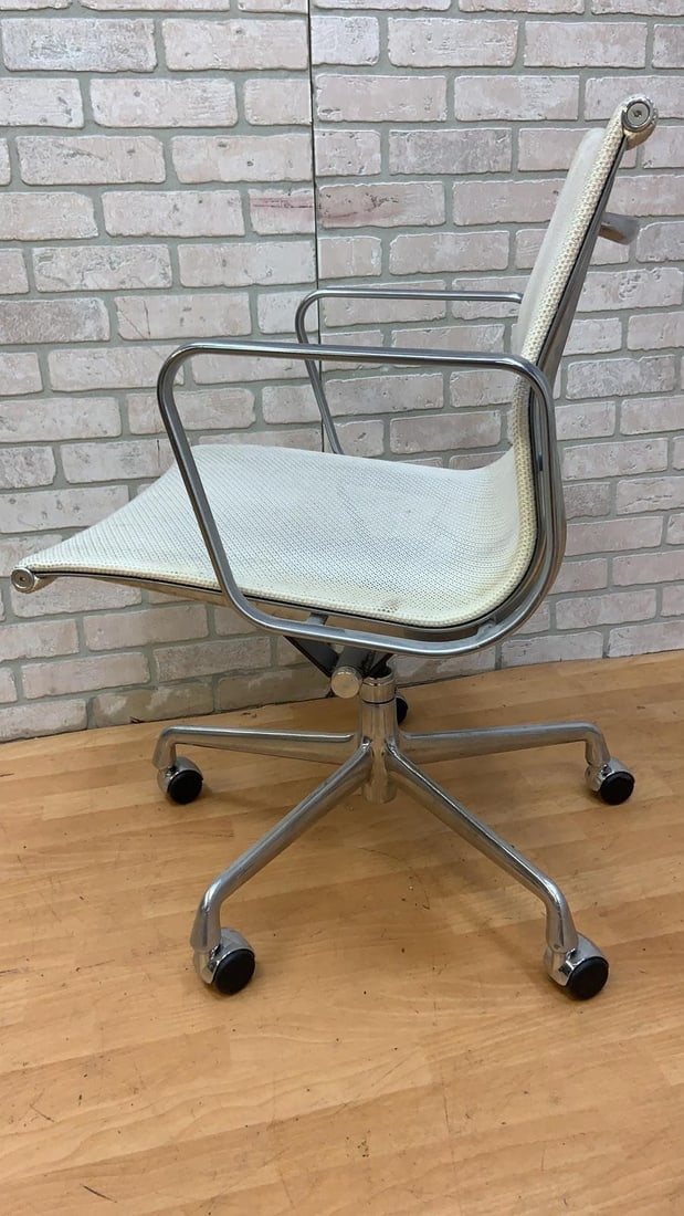 Mid Century Modern Herman Miller Eames Low Back White Mesh Desk Chair - Set of 6 - 5