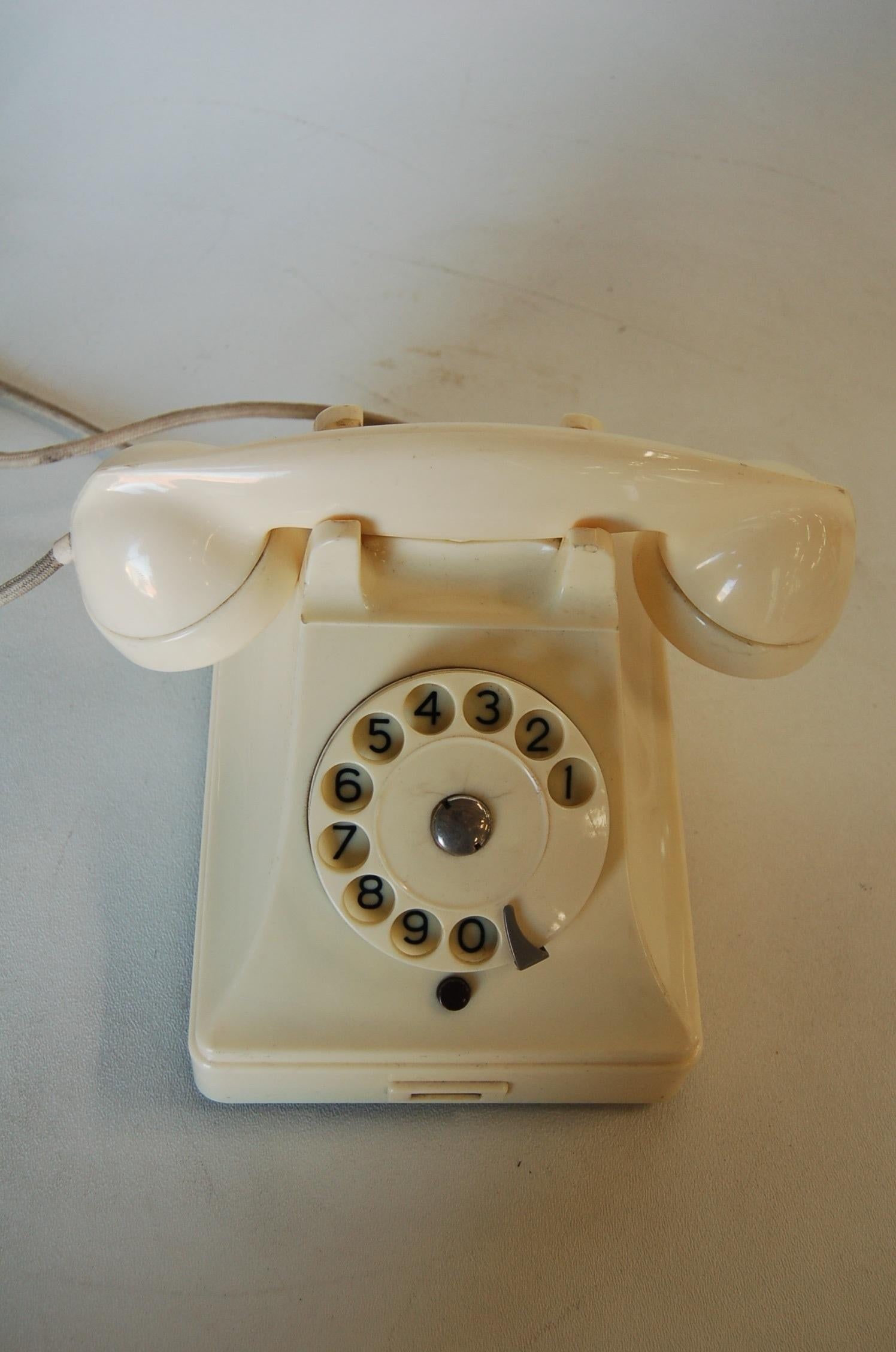 White Bakelite PTT Telephone by Ericsson - 11