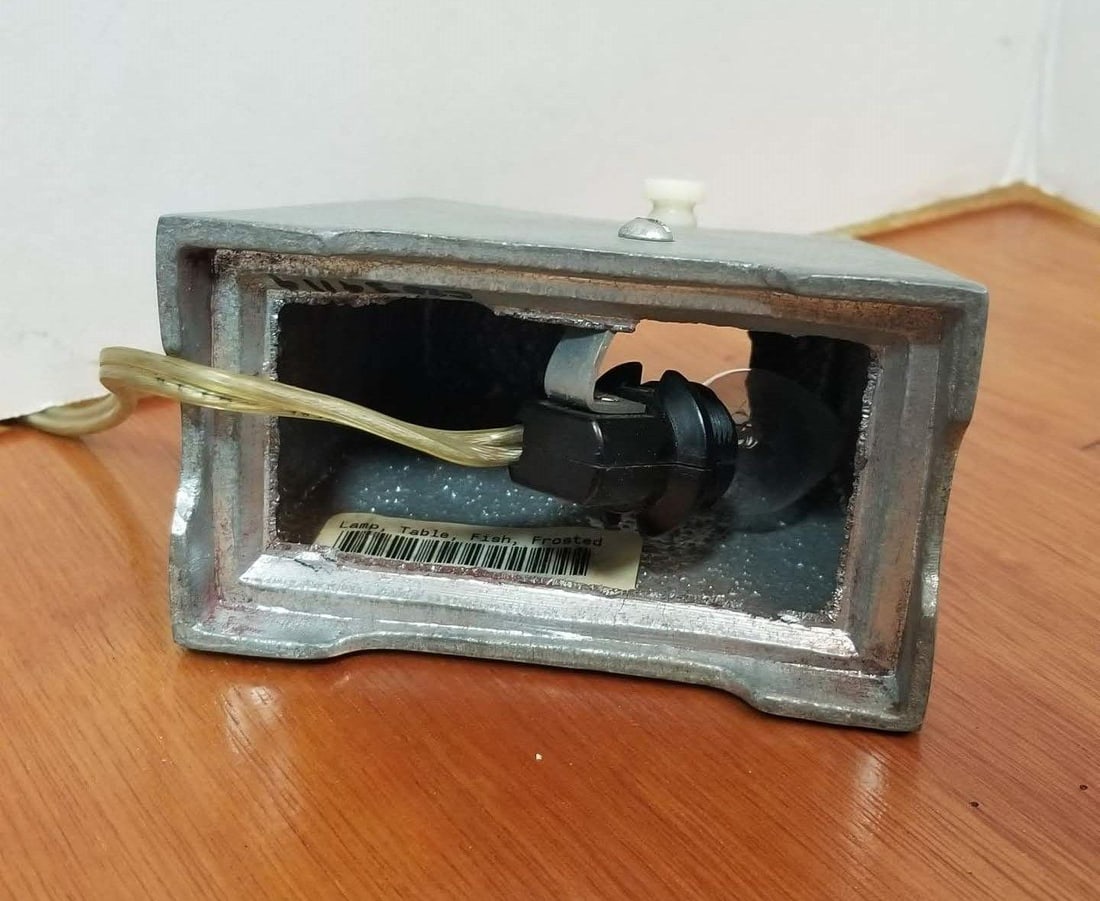 Art Deco GROS POISSON Frosted Art Glass Fish Accent Lamp - 6