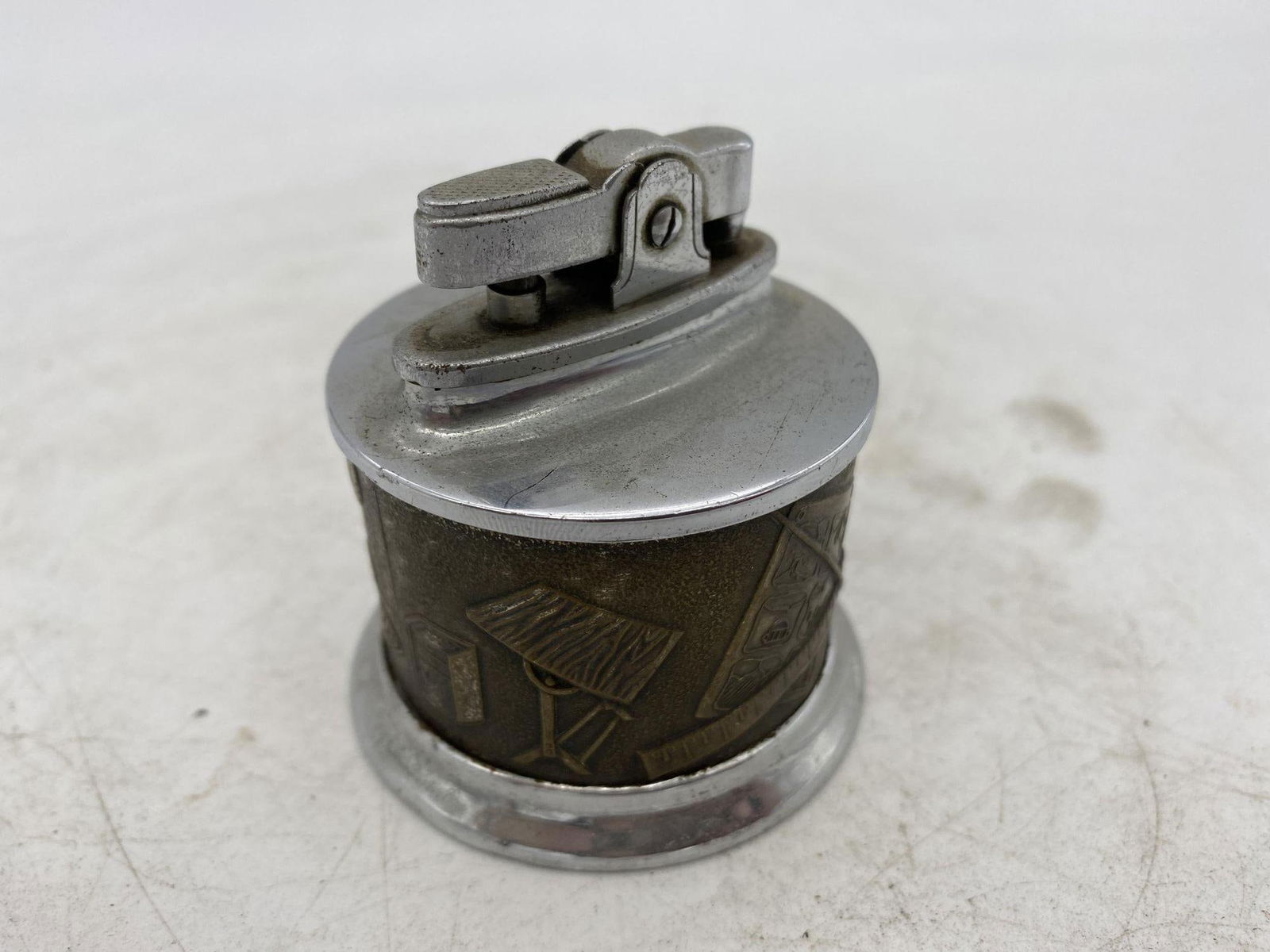 Johnny DC Comics Superman Chrome & Brass Table Lighter - 4