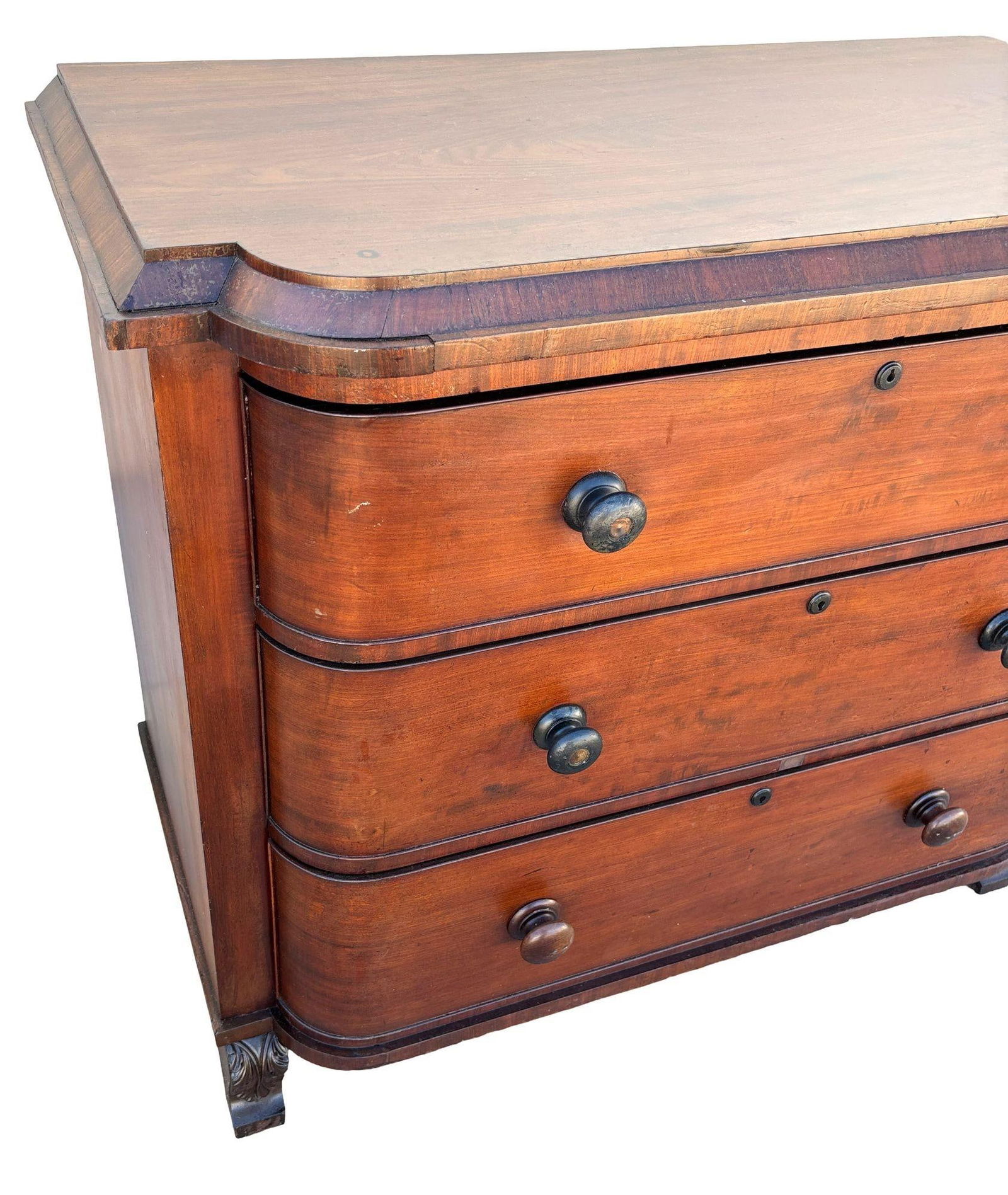 Late 19th Century Victorian Queen Anne Lowboy Dresser with Sculpted Front - 18