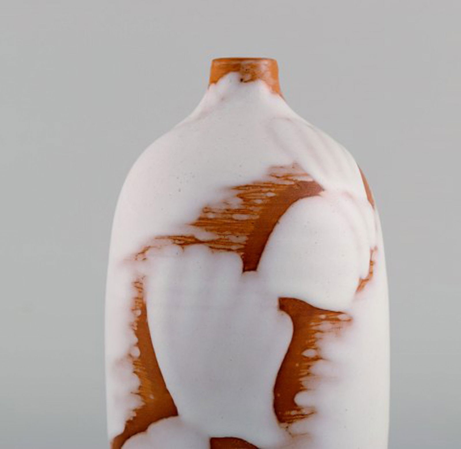 Anna Lisa Thomson (1905-1952), Sweden. Vase in white glazed ceramics with seashells. Approx. 1950. - 3