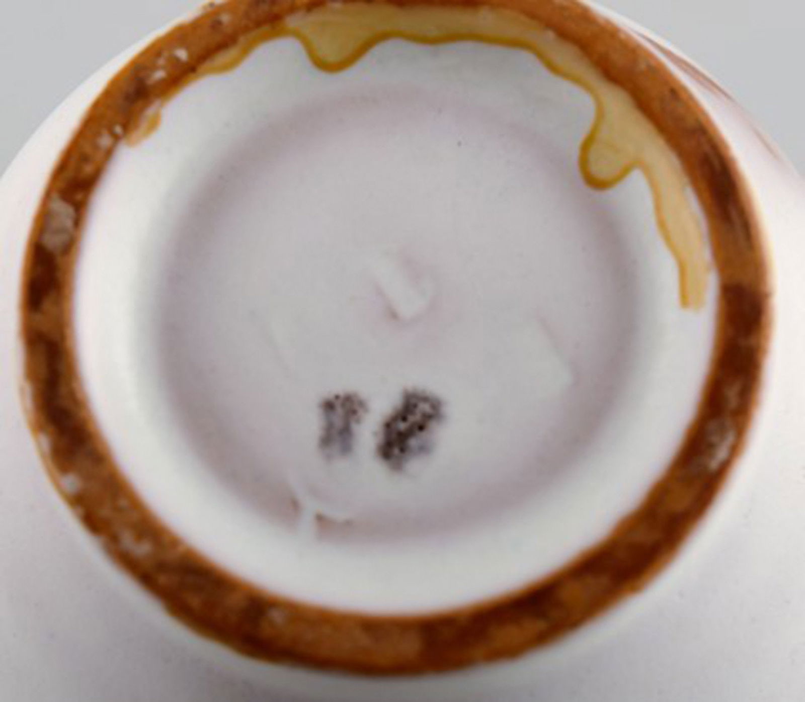 Anna Lisa Thomson (1905-1952), Sweden. Vase in white glazed ceramics with seashells. Approx. 1950. - 6