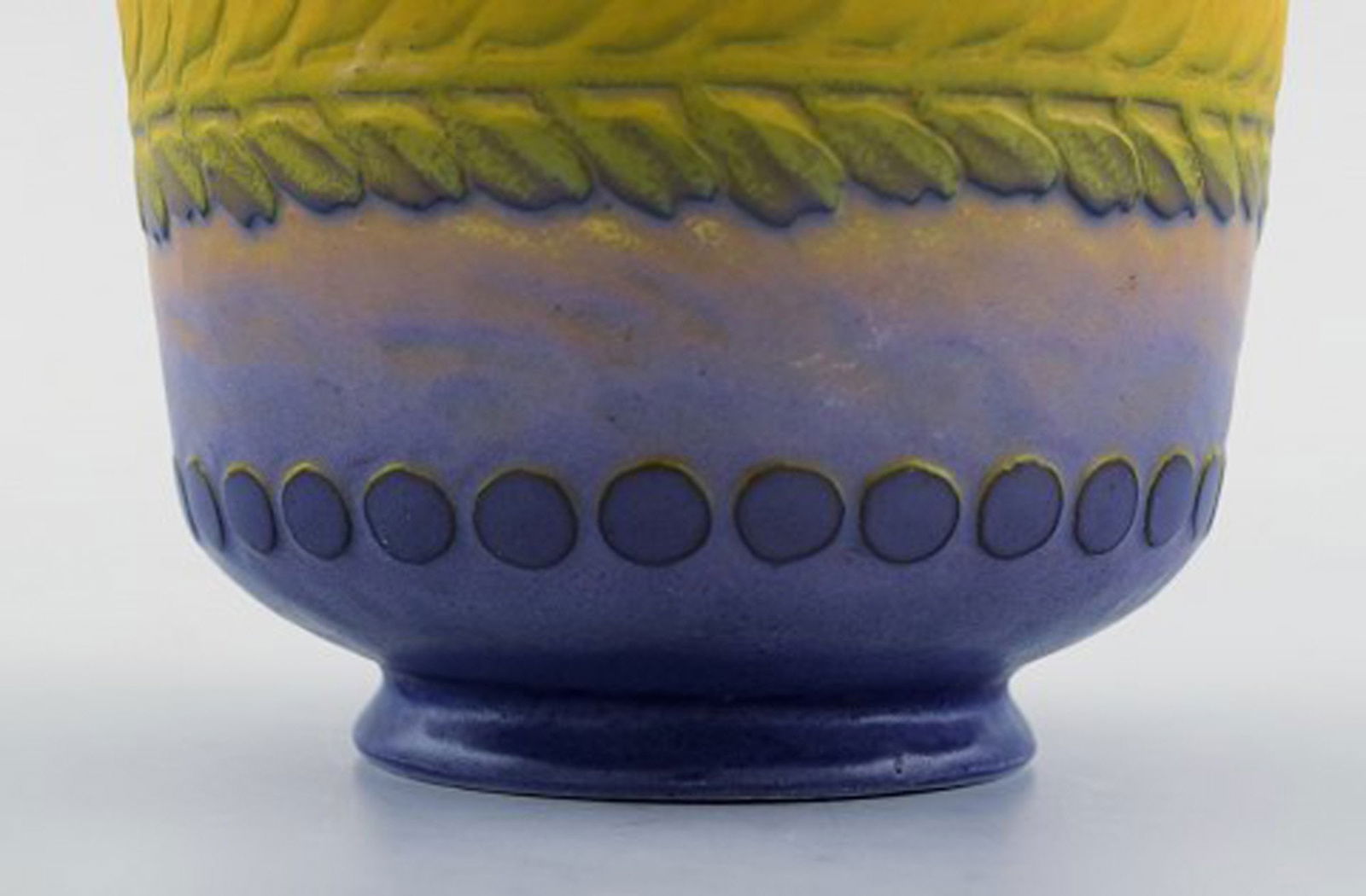 Gunnar Wennerberg for Gustafsberg. Antique unique bowl in glazed ceramics. Beautiful glaze in yellow - 6
