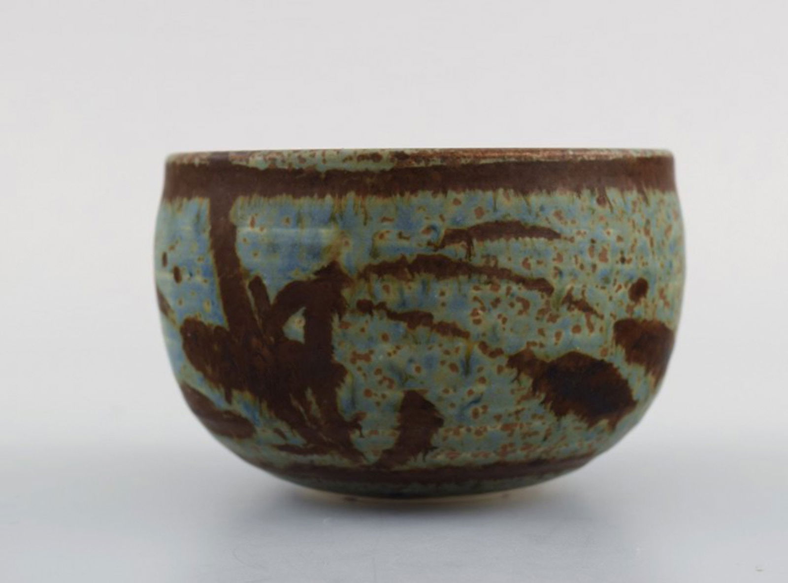 Åland, contemporary ceramicist. Bowl in glazed stoneware. Beautiful glaze in brown and (1 of 5)