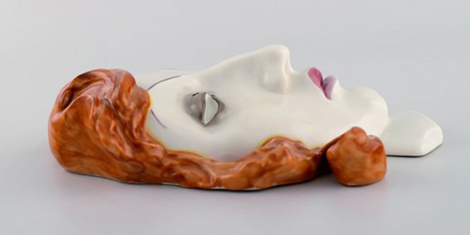 Art deco female face in hand-painted glazed ceramics. Germany, 1950s. - 5