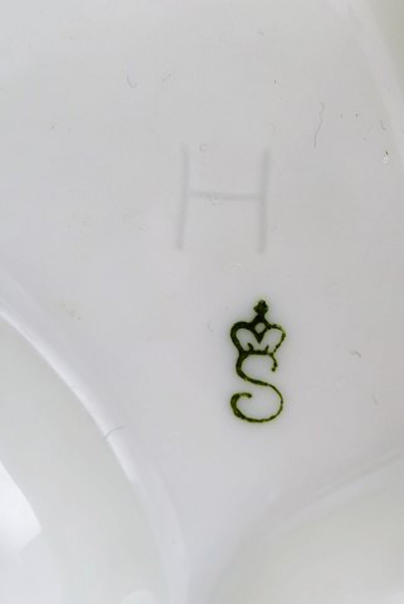 Art deco female face in hand-painted glazed ceramics. Germany, 1950s. - 6