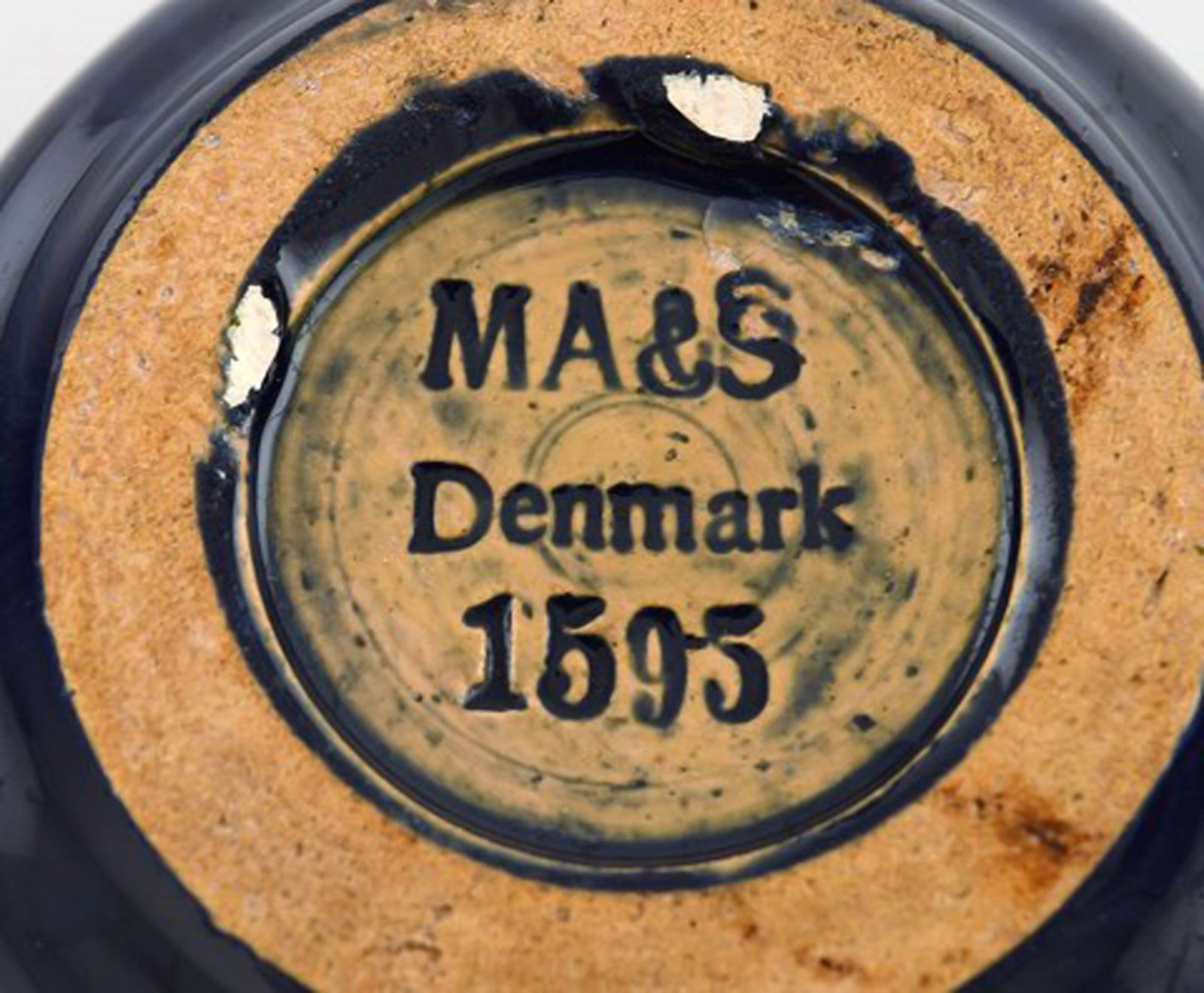 Michael Andersen, Bornholm. Five vases and a lidded jar in glazed ceramics. Beautiful glaze in red - 8