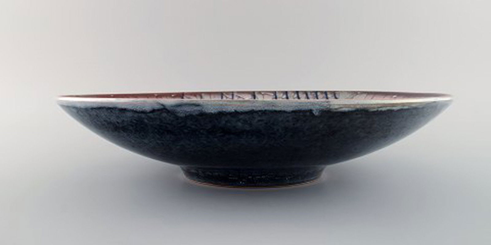 Michael Andersen, Denmark. Large bowl in glazed ceramics with weaver. Beautiful crackled glaze. - 3
