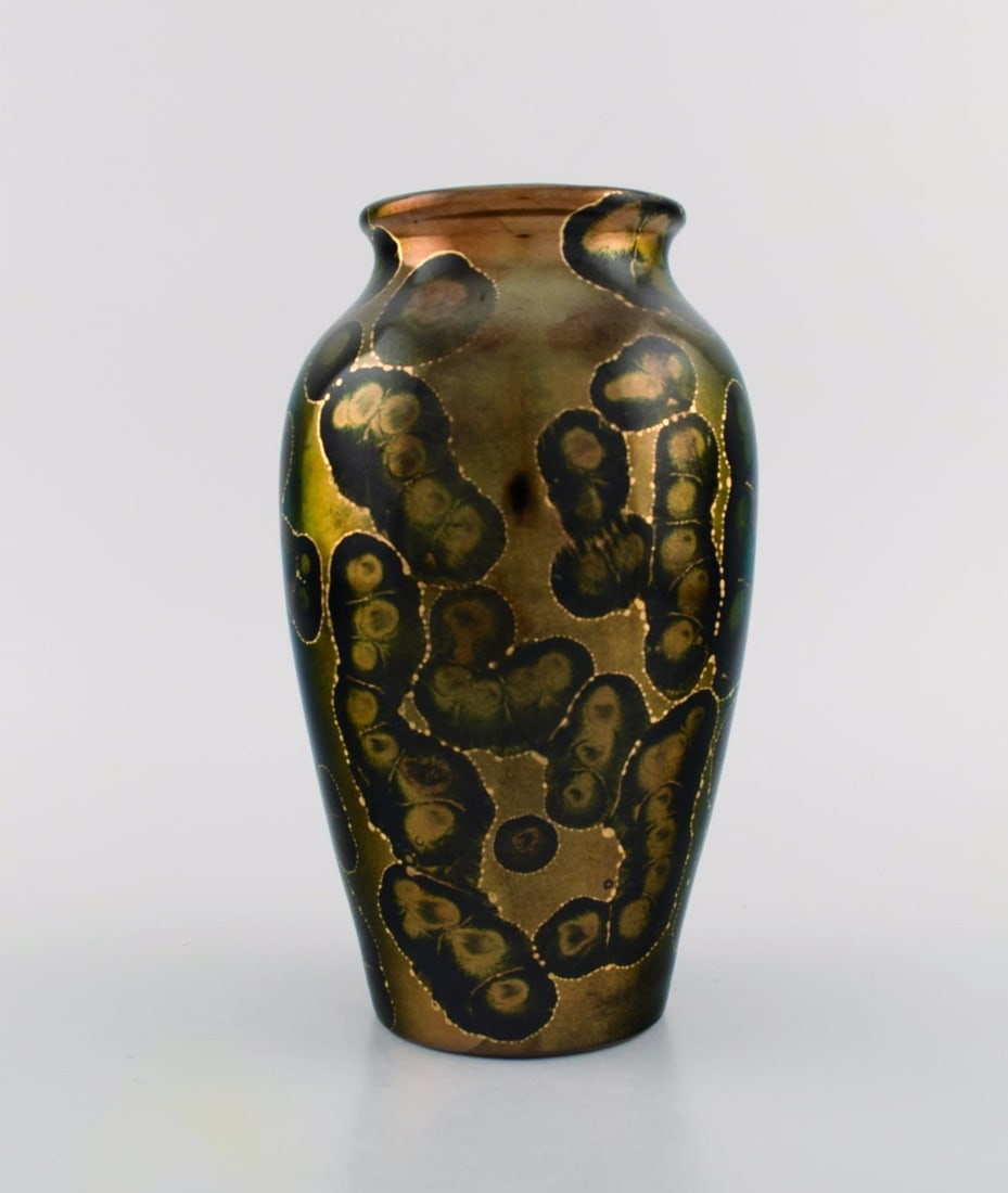 Lucien Brisdoux (1878-1963), France. Vase in glazed stoneware. Beautiful glaze in gold and shades of - 2