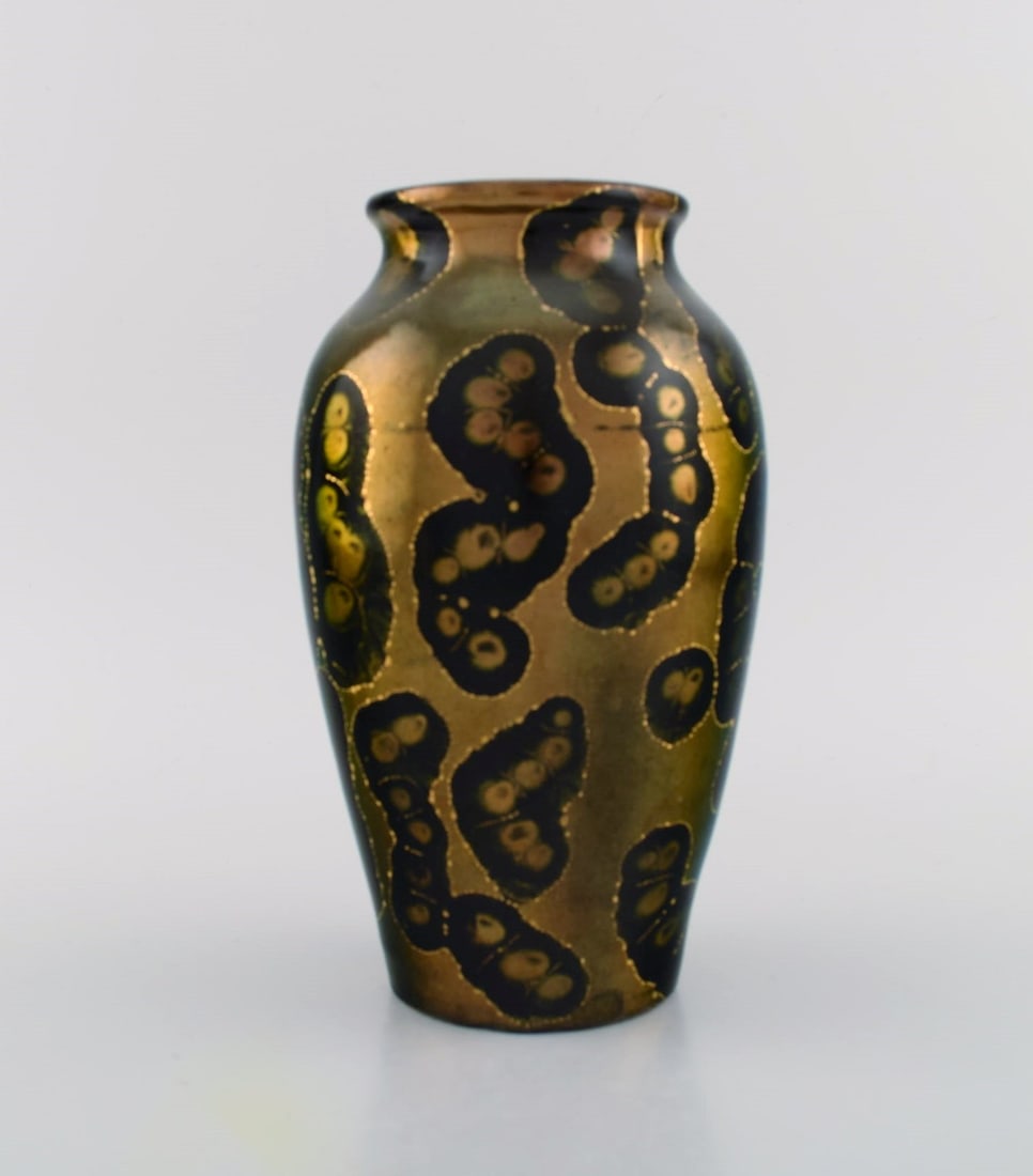 Lucien Brisdoux (1878-1963), France. Vase in glazed stoneware. Beautiful glaze in gold and shades of - 3