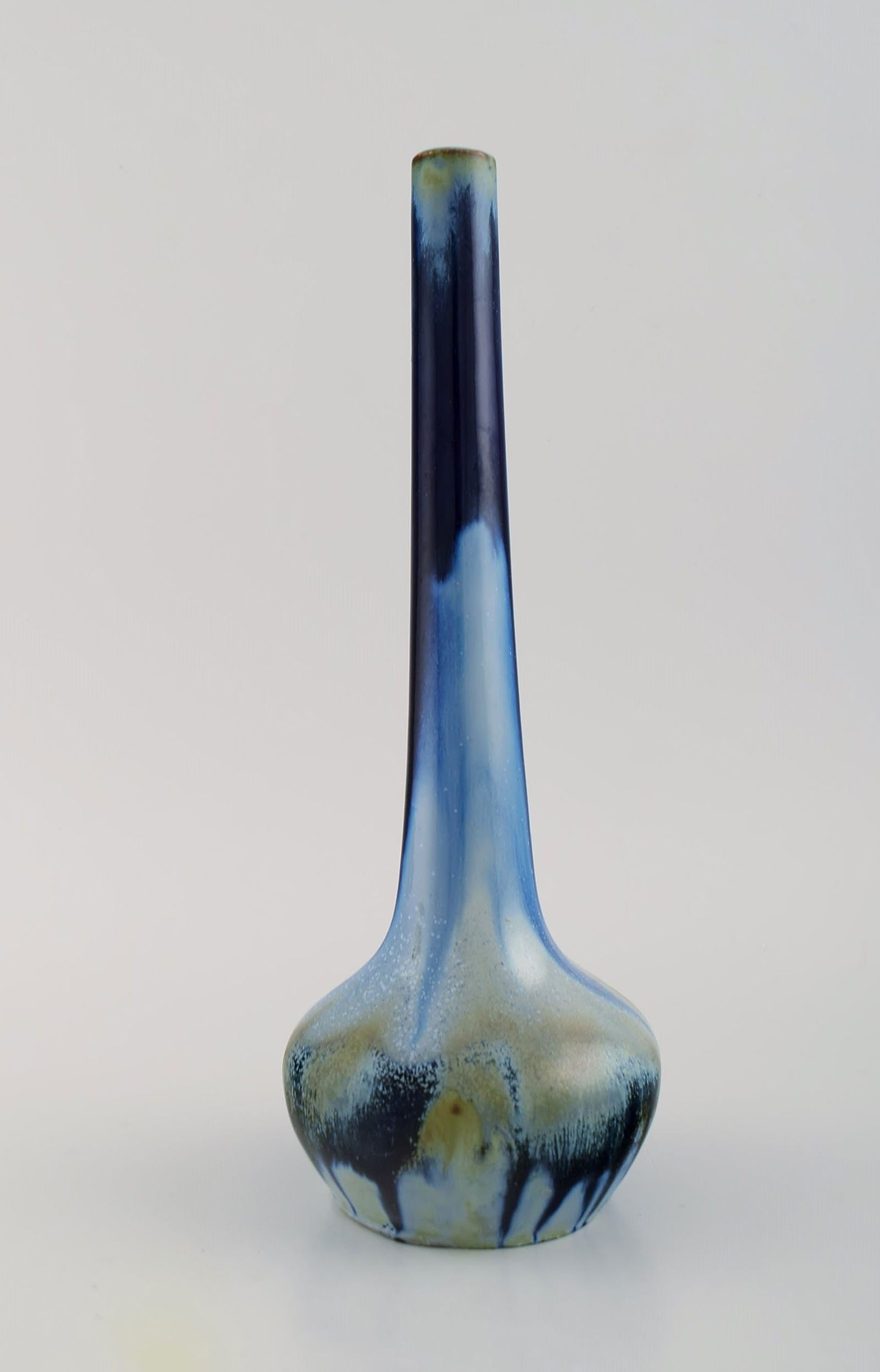 Gentil Sourdet, France. Long necked vase in glazed stoneware. Beautiful glaze in shades of blue and - 3