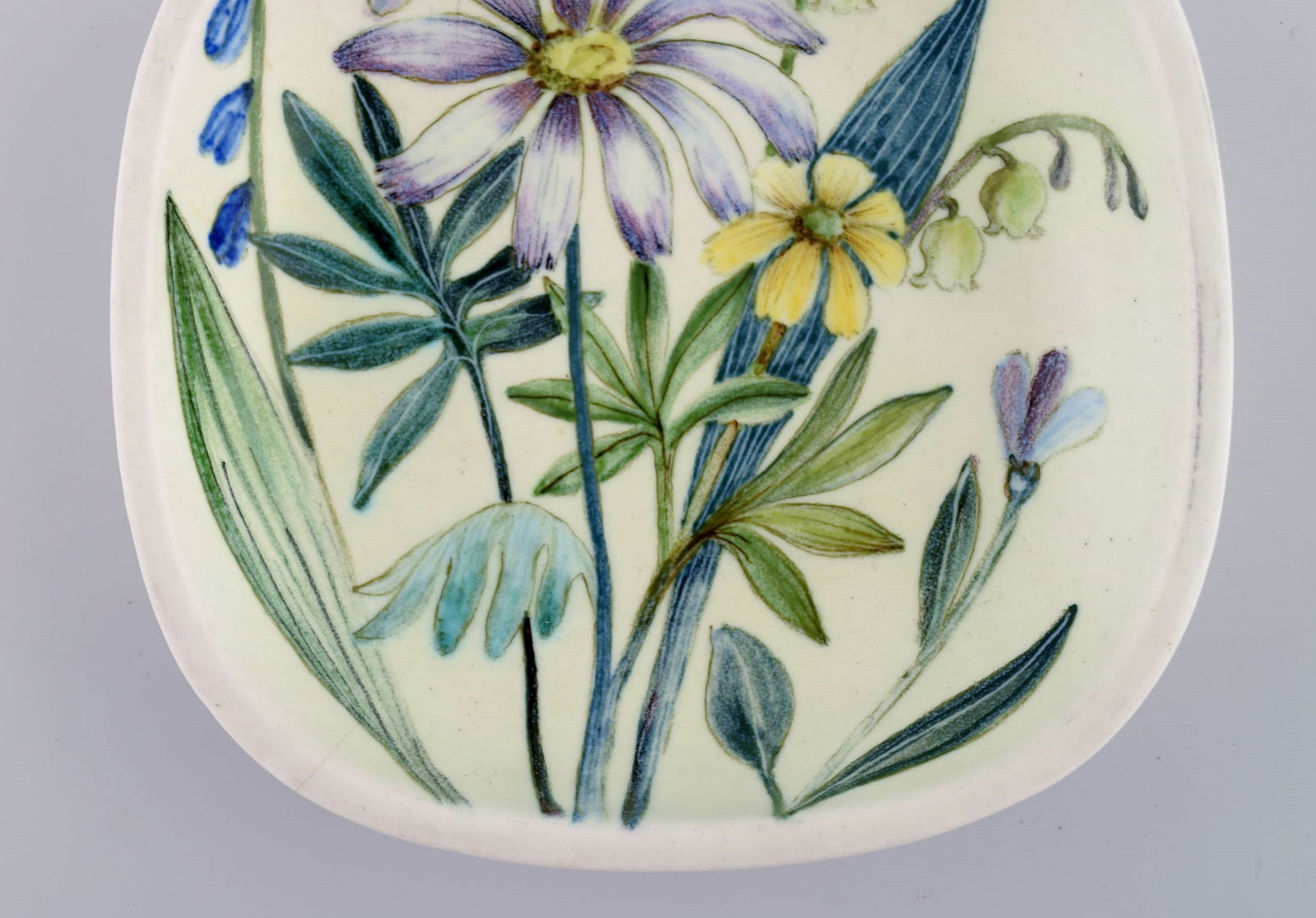 Carl Harry Stålhane for Rörstrand. Bowl in glazed ceramics with hand-painted flowers. - 3