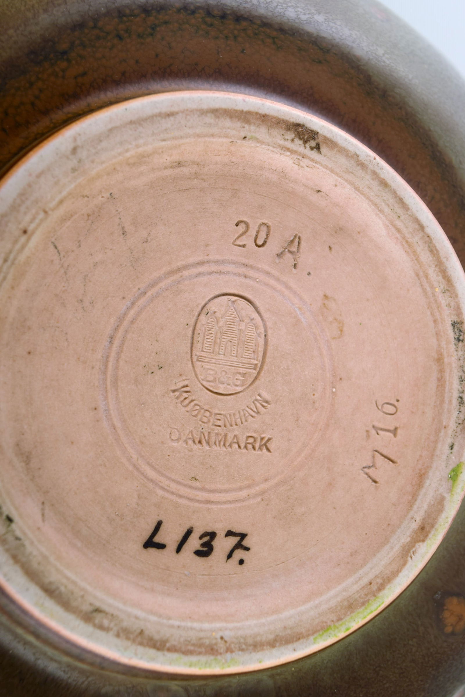 Round Bing & Grøndahl vase in glazed stoneware. Beautiful glaze in earth tones. 1920s / 30s. - 8