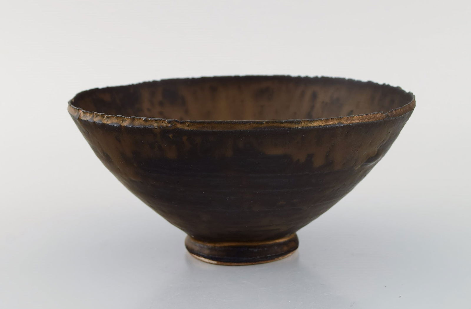 Eli Keller (b. 1942), Sweden. Unique bowl in glazed stoneware. Japanese style. Beautiful metallic - 3
