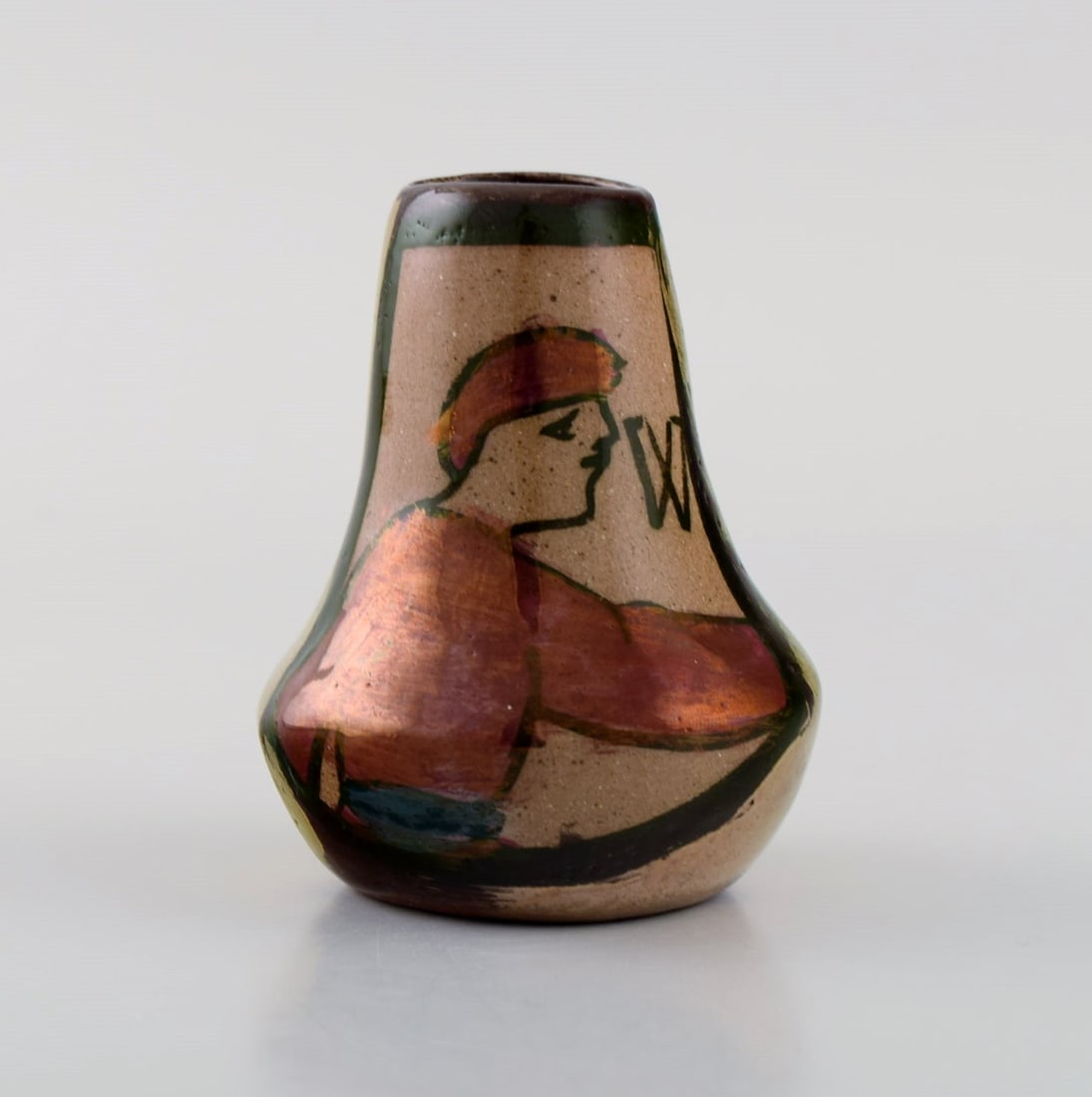 Bayeux, France. Two miniature vases in hand-painted glazed ceramics with gold decoration. 1930s / - 4