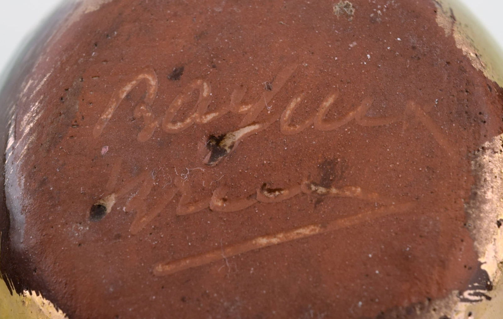 Bayeux, France. Two miniature vases in hand-painted glazed ceramics with gold decoration. 1930s / - 6