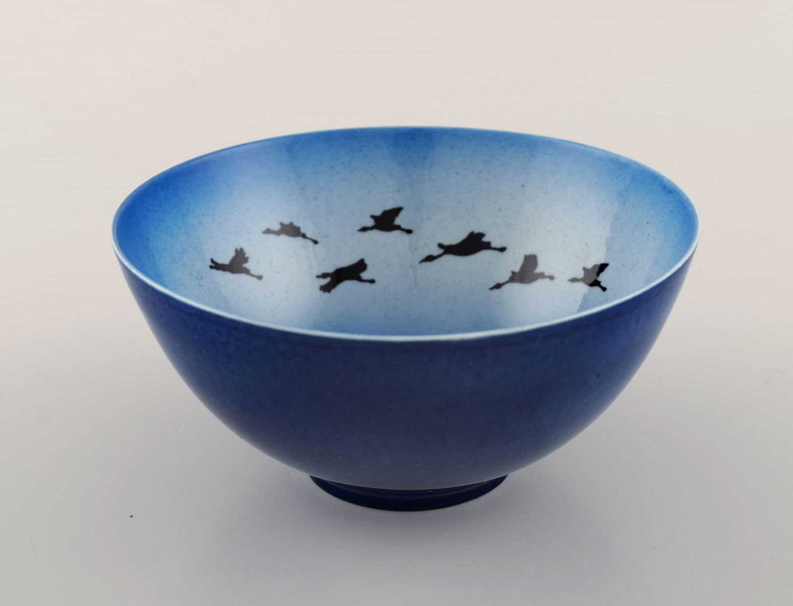 Sven Wejsfelt (1930-2009), Gustavsberg Studiohand. Unique bowl in glazed ceramics with hand-painted (1 of 5)