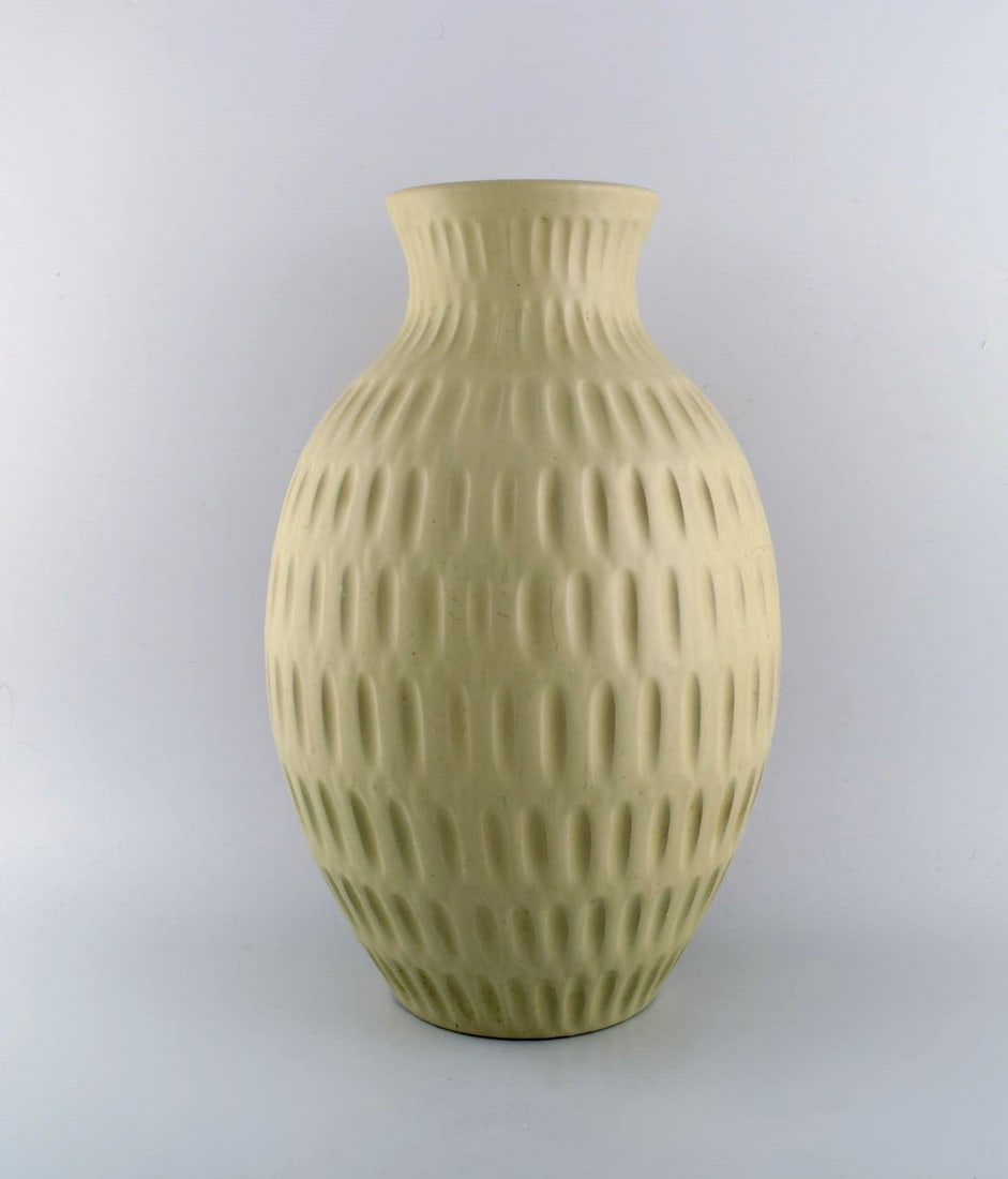 Anna Lisa Thomson (1905-1952) for Upsala-Ekeby. Floor vase in glazed ceramics. 1960s. (1 of 8)