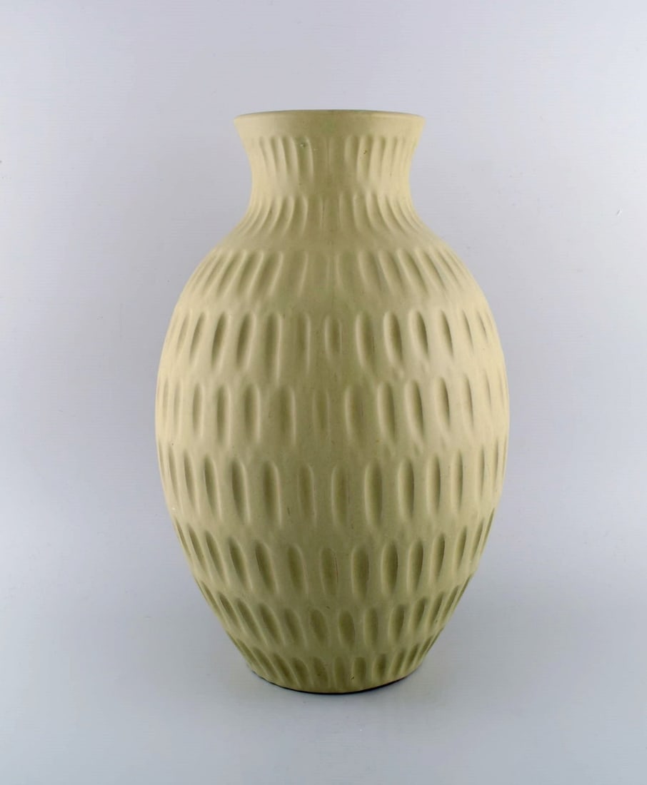 Anna Lisa Thomson (1905-1952) for Upsala-Ekeby. Floor vase in glazed ceramics. 1960s. - 2