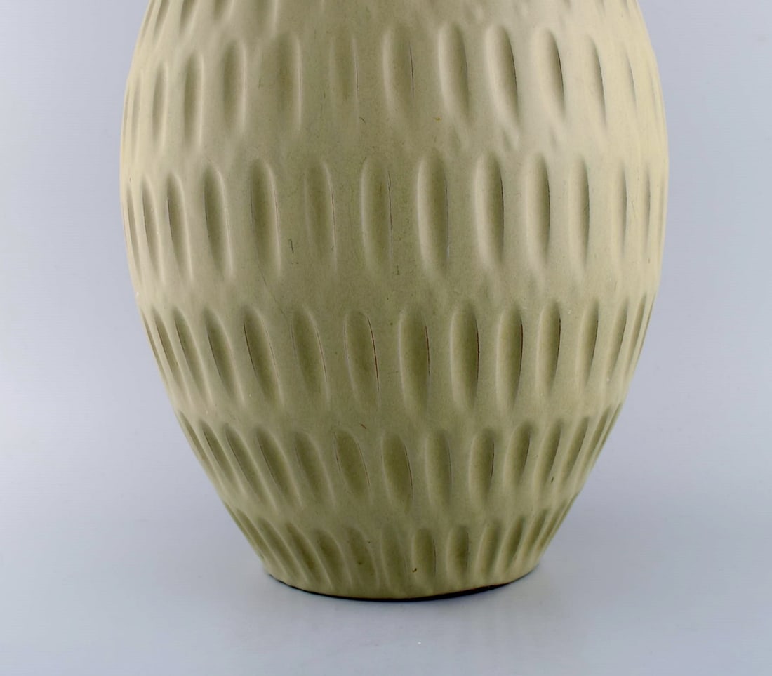 Anna Lisa Thomson (1905-1952) for Upsala-Ekeby. Floor vase in glazed ceramics. 1960s. - 5