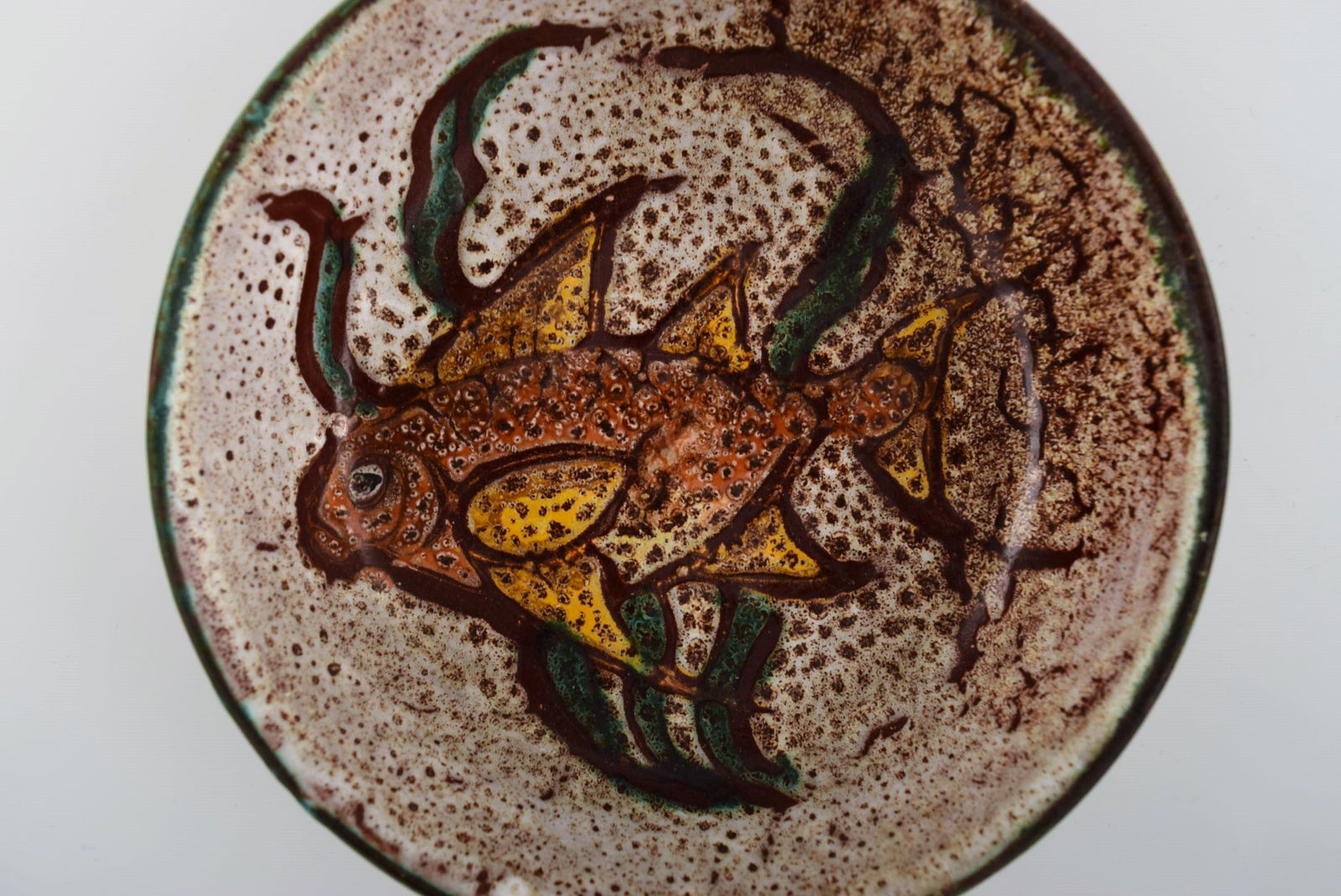 Bowl, lidded jar and three crème brûlée bowls with handles in hand-painted glazed - 7