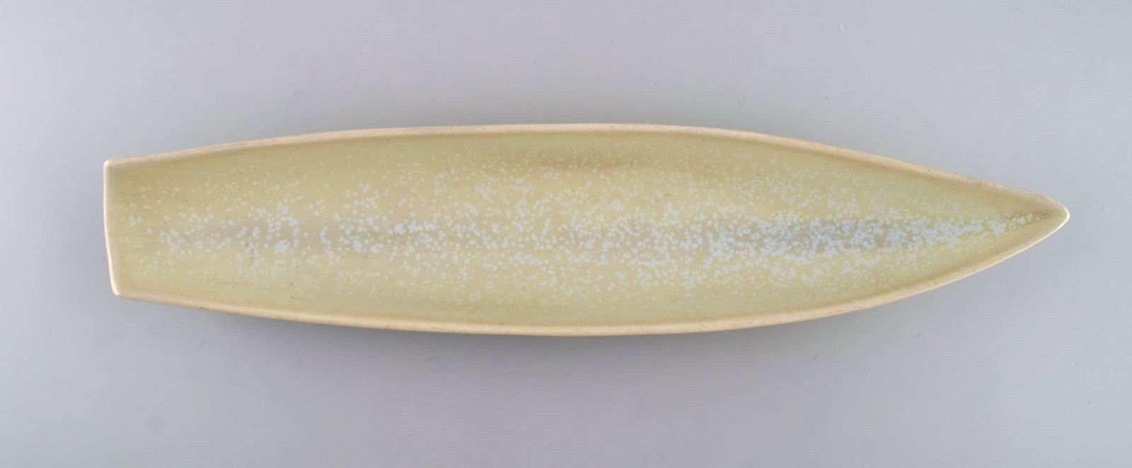 Stig Lindberg (1916-1982) for Gustavsberg. Rare Endive dish in glazed ceramics. Beautiful eggshell - 3