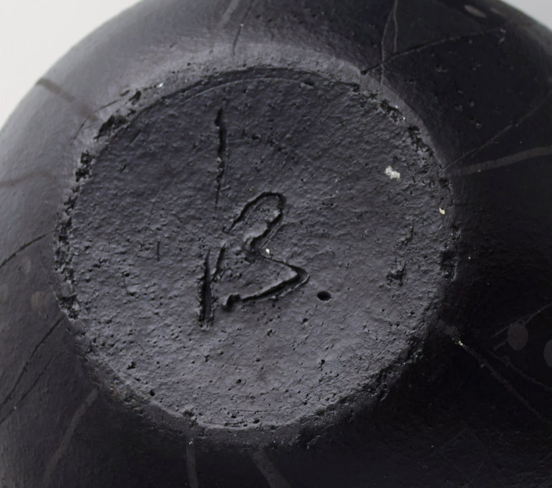 European studio ceramicist. Large unique lidded jar in glazed stoneware. Late 20th century. - 6